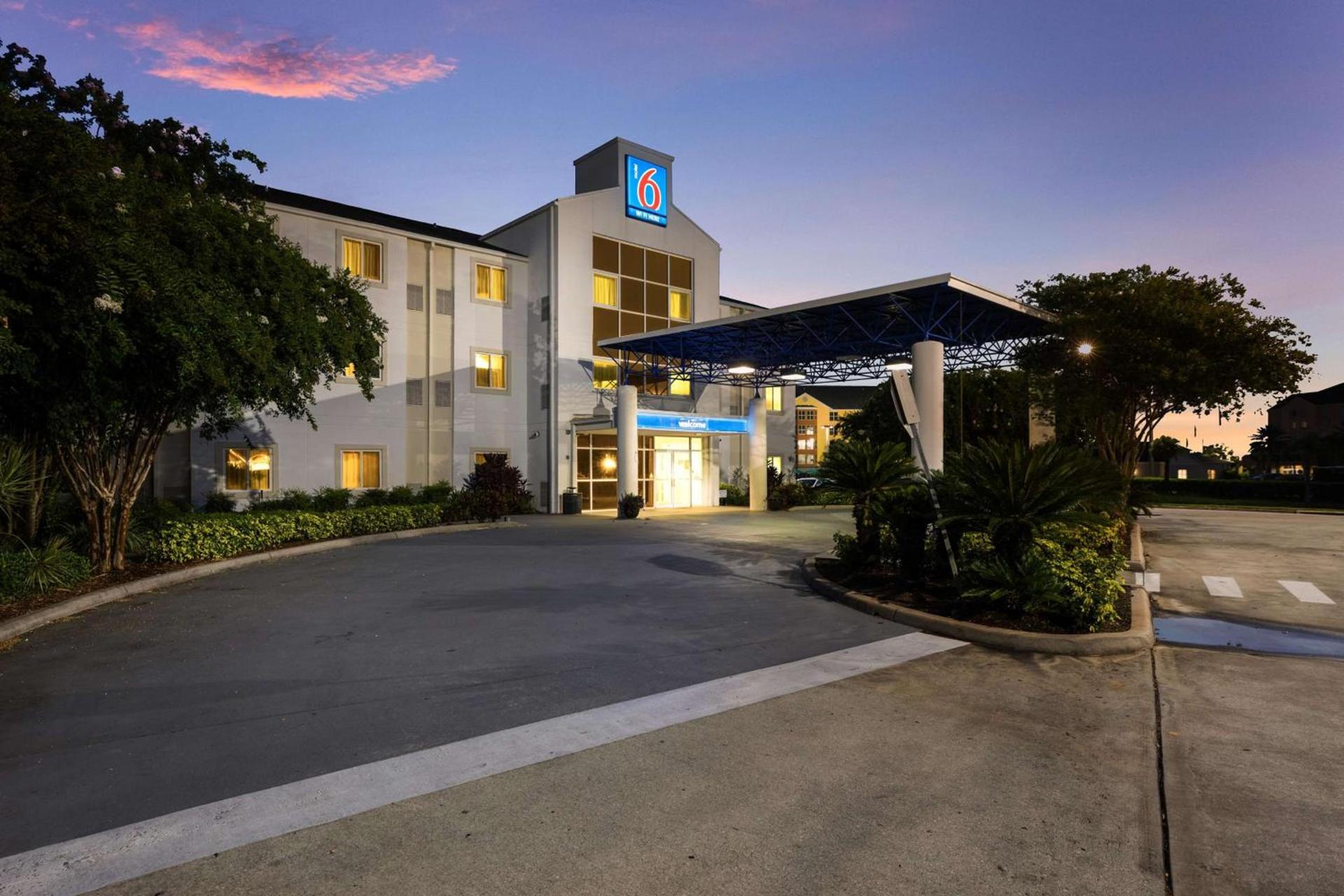 Motel 6-Orlando, FL - International Dr photo 1