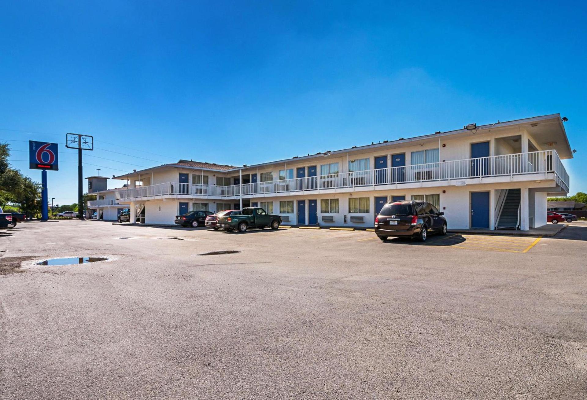 Motel 6-Corpus Christi, TX - Northwest — hotel in Corpus Christi