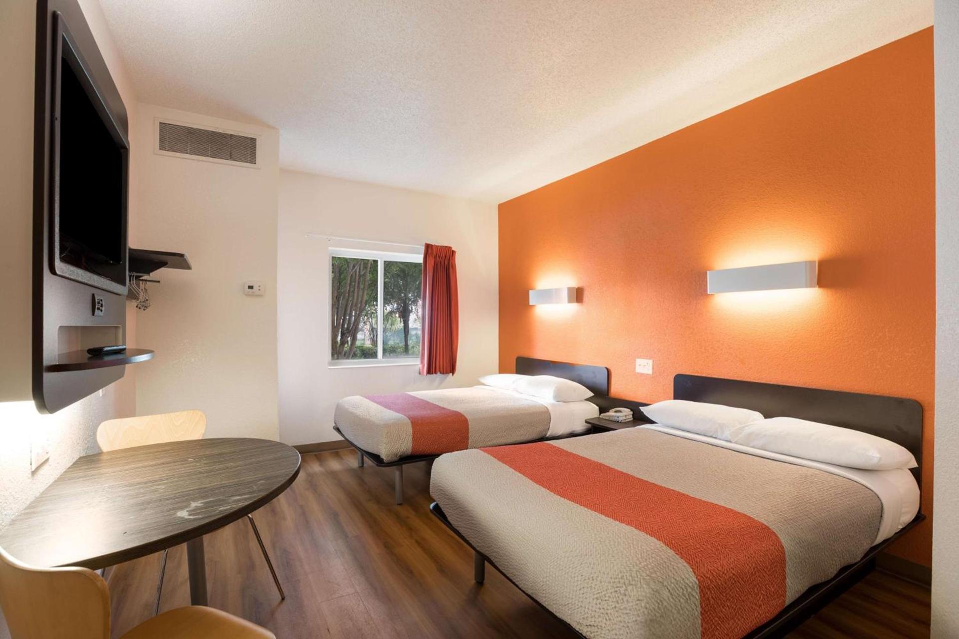 Motel 6-Orlando, FL - International Dr photo 14