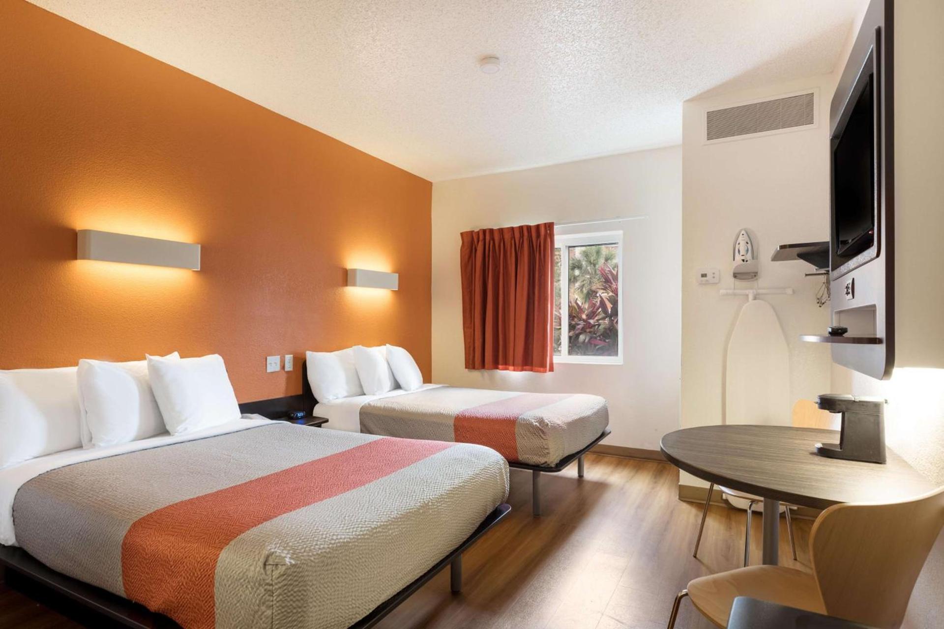 Motel 6-Orlando, FL - International Dr photo 15