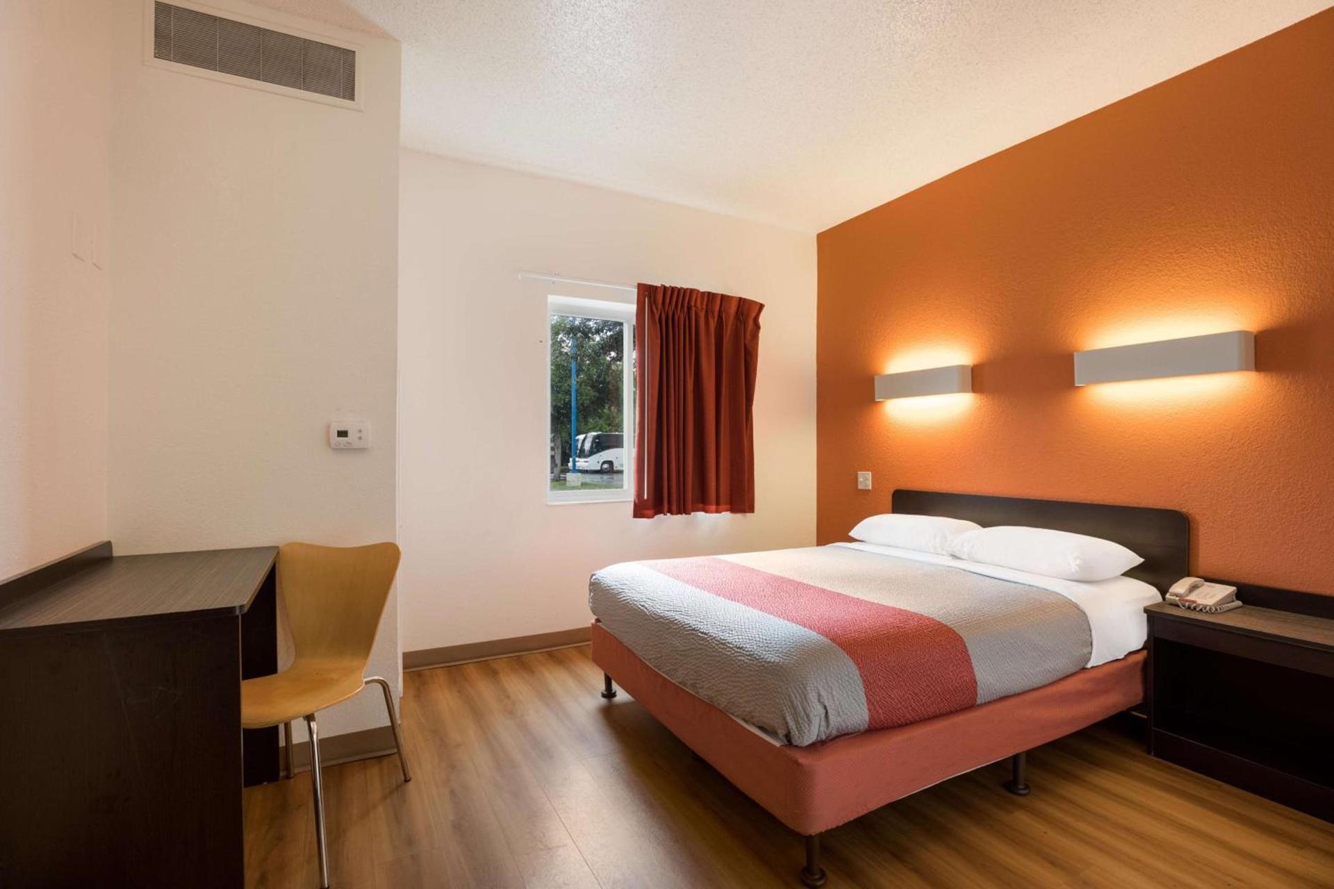 Motel 6-Orlando, FL - International Dr photo 19