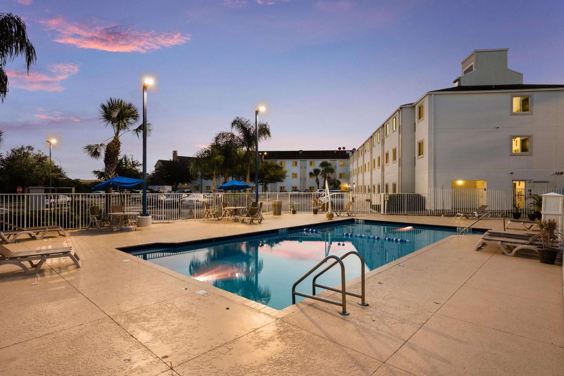 Motel 6-Orlando, FL - International Dr photo 9