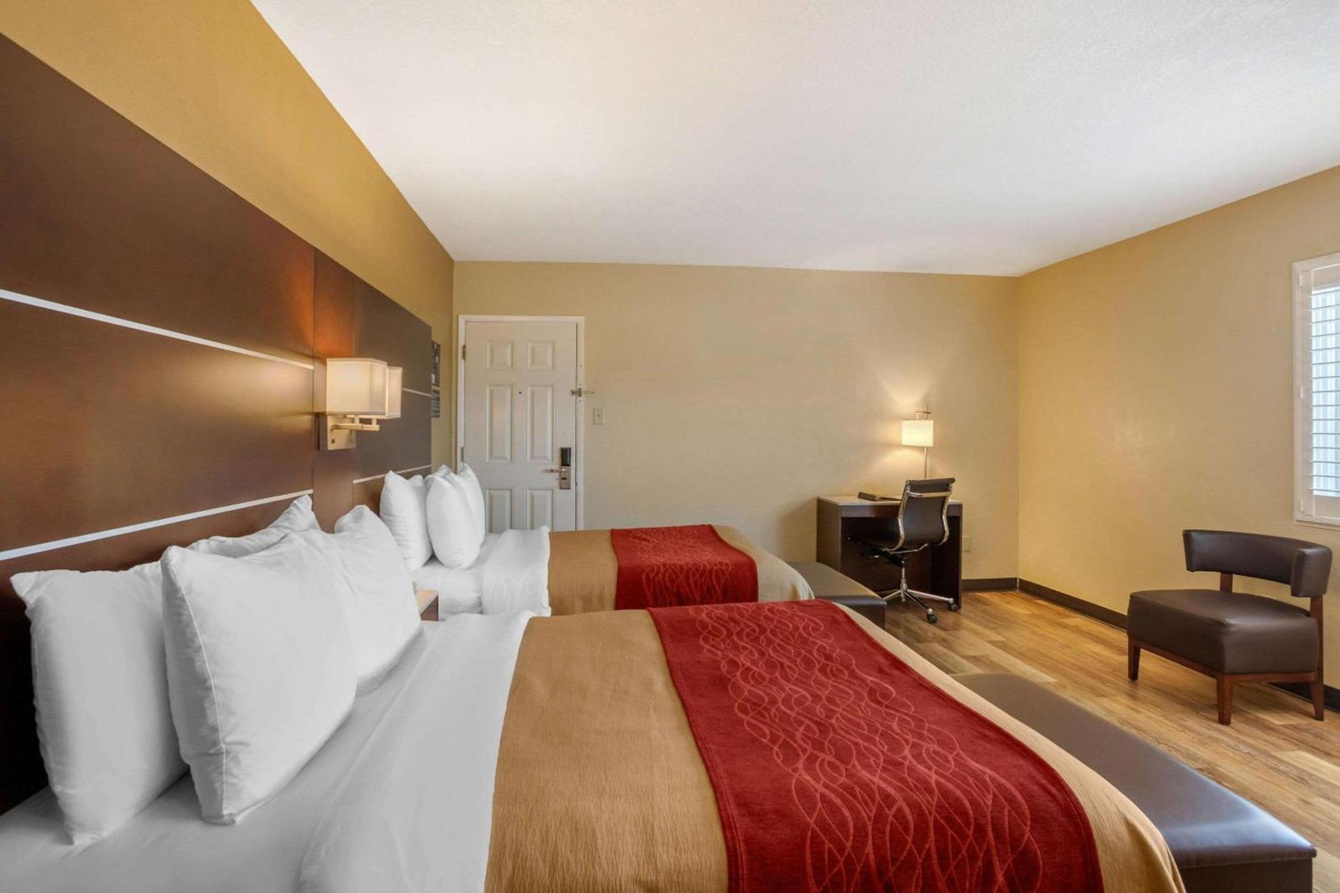 Comfort Inn San Diego Airport At The Harbor photo 54