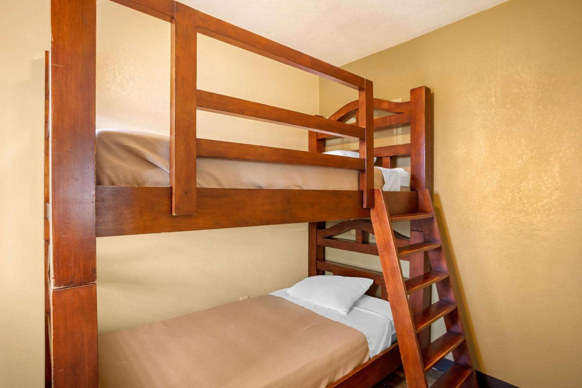 Comfort Inn San Diego Airport At The Harbor photo 36