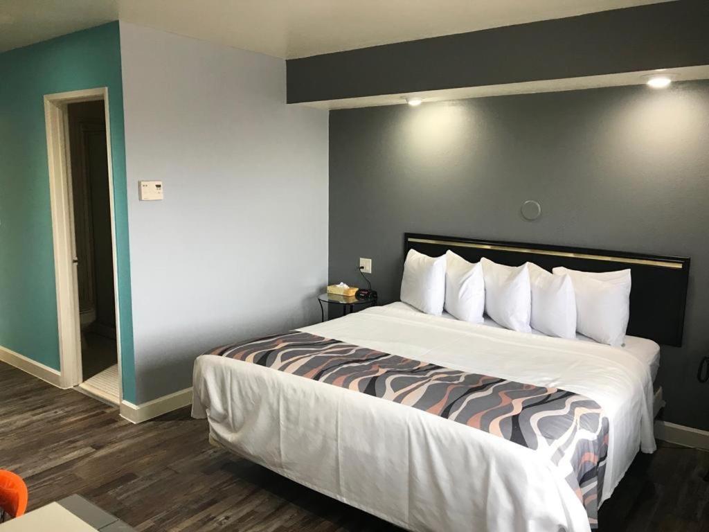 Valued Stay Madison photo 26
