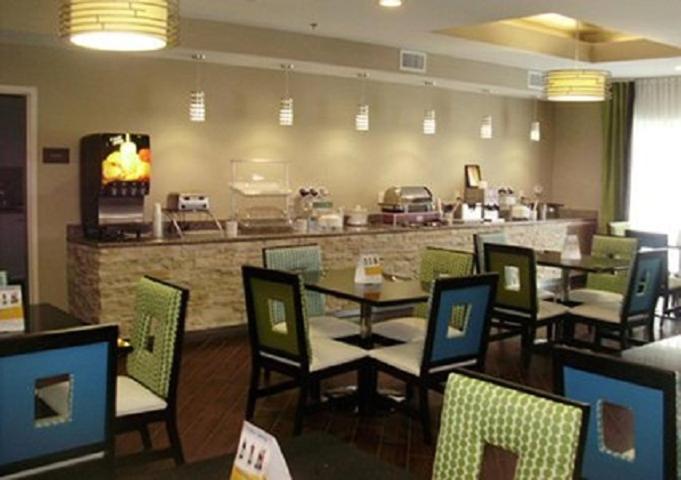Comfort Suites near Tanger Outlet Mall photo 46