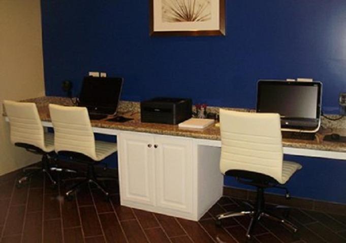 Comfort Suites near Tanger Outlet Mall photo 48