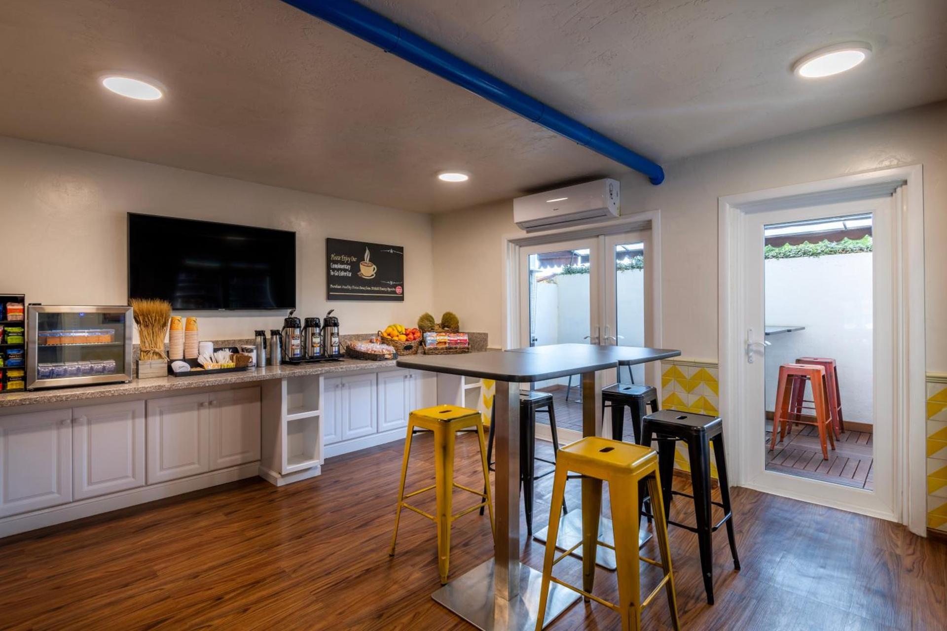 Hotel Pepper Tree Boutique Kitchen Studios - Anaheim photo 7
