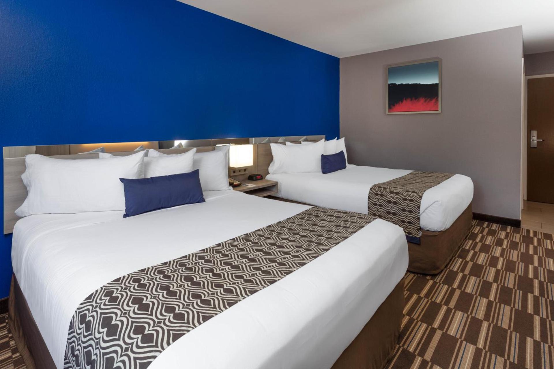 Microtel Inn & Suites by Wyndham Bethel/Danbury photo 32