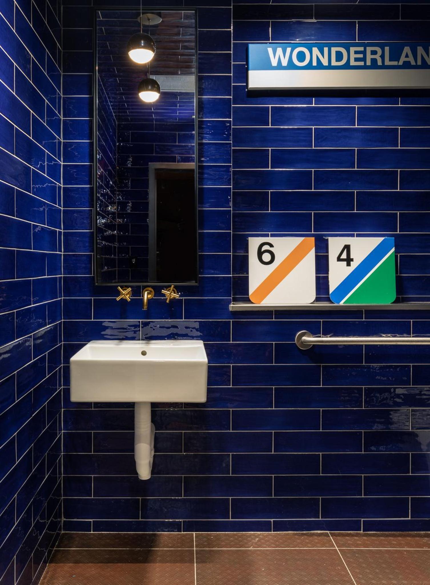 The Revolution Hotel photo 6