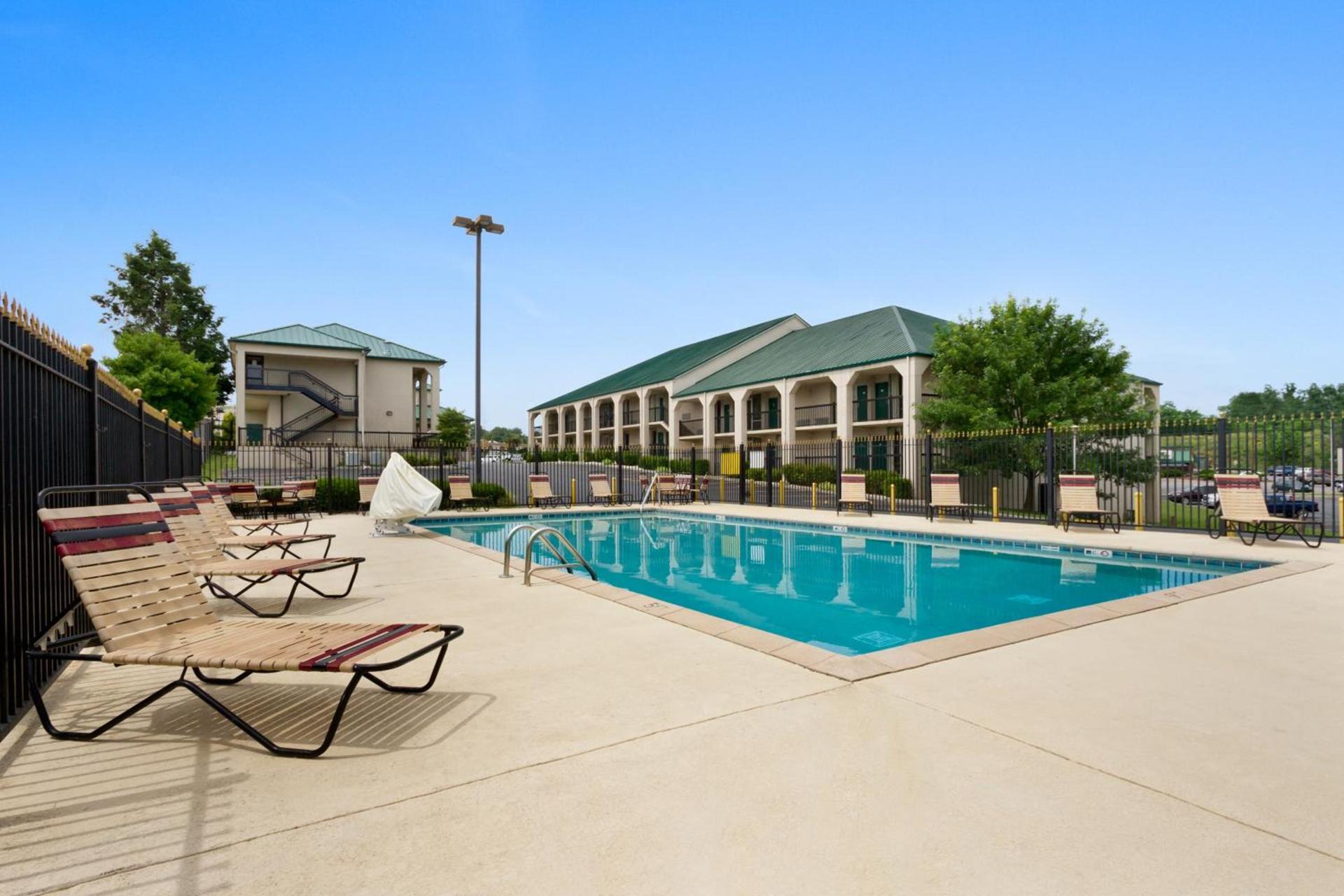 Baymont by Wyndham Johnson City photo 28