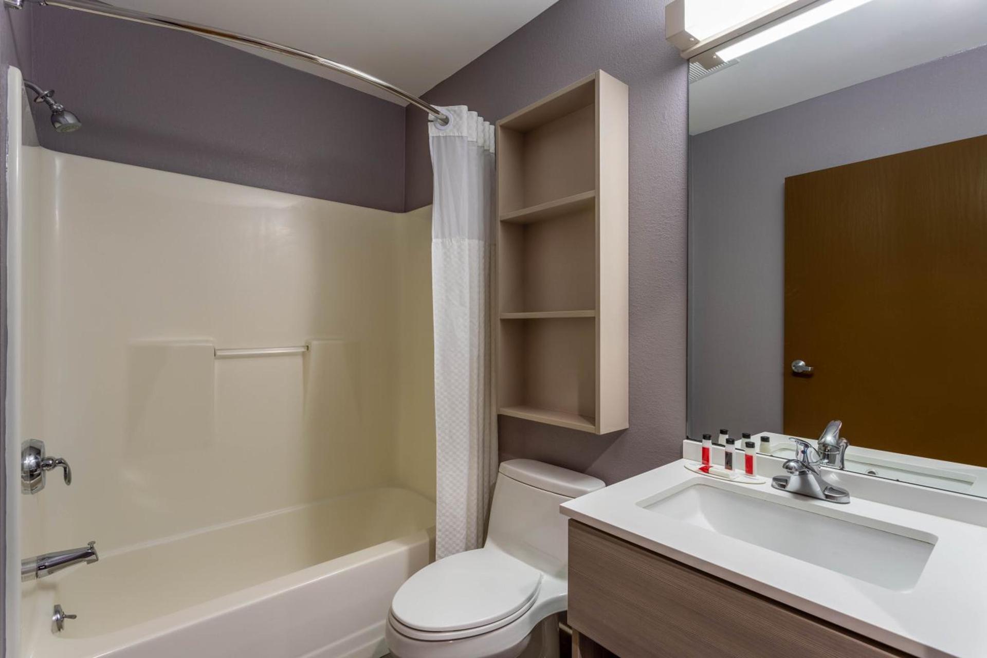 Microtel Inn & Suites by Wyndham Bethel/Danbury photo 17