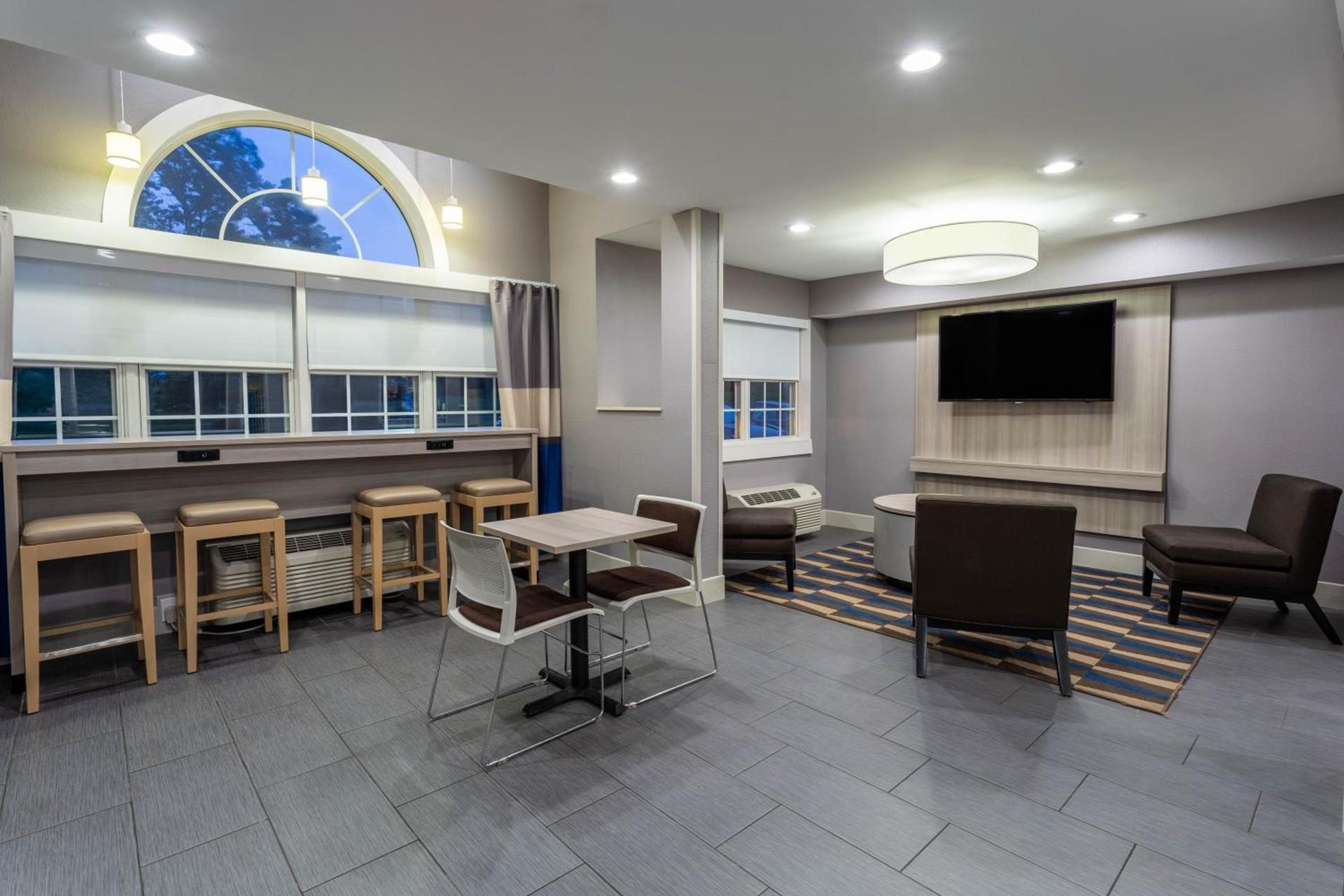 Microtel Inn & Suites by Wyndham Bethel/Danbury photo 19