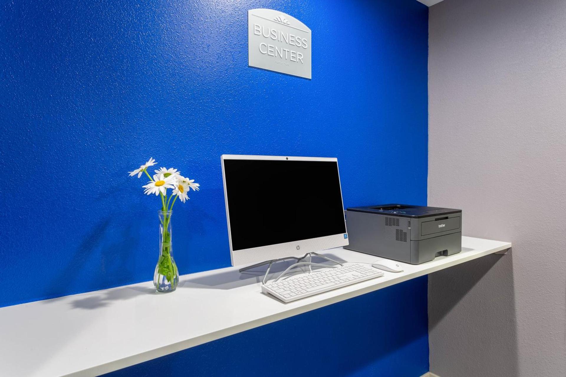 Microtel Inn & Suites by Wyndham Bethel/Danbury photo 22
