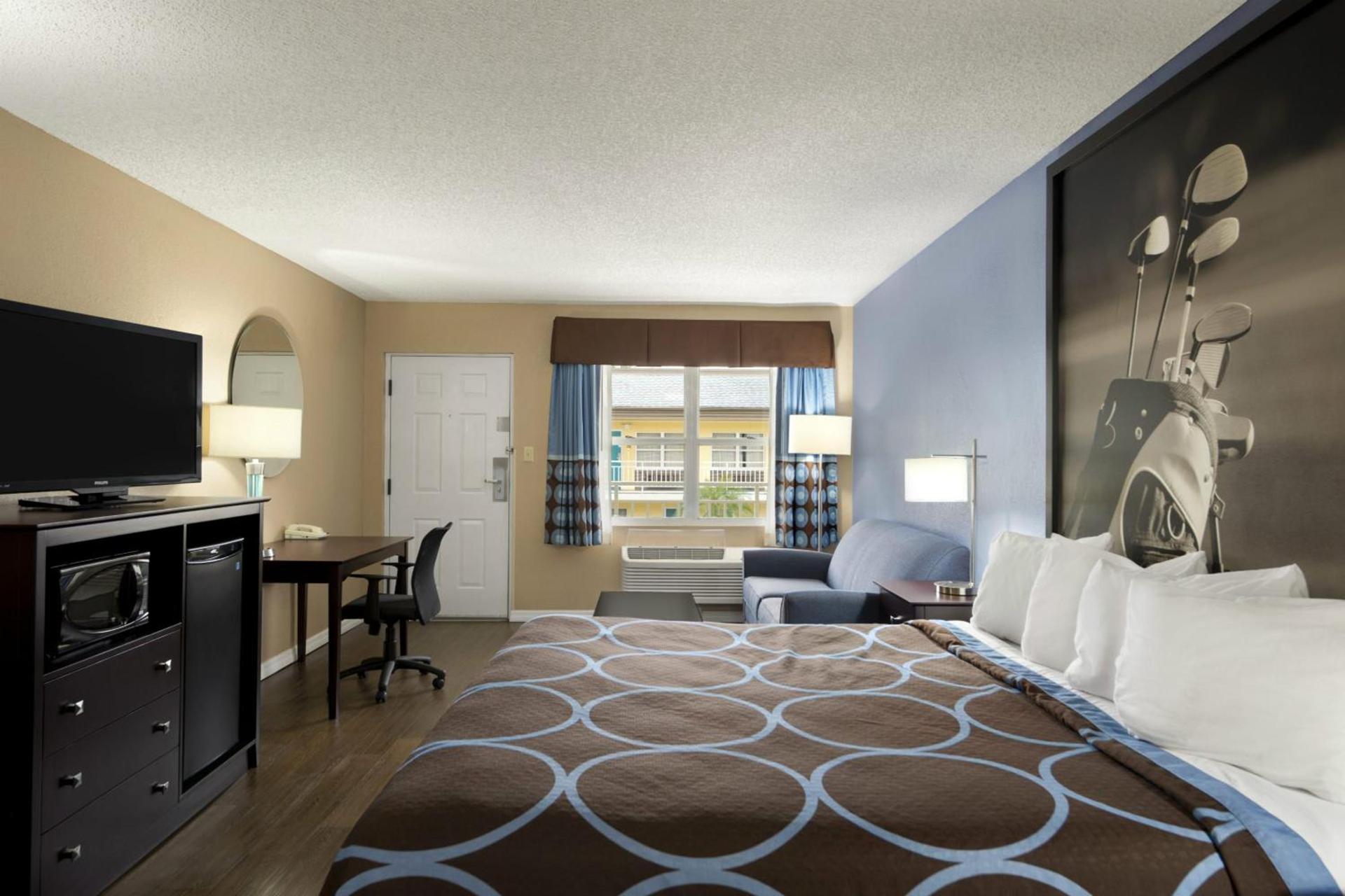 Super 8 by Wyndham Valdosta GA I-75 photo 7