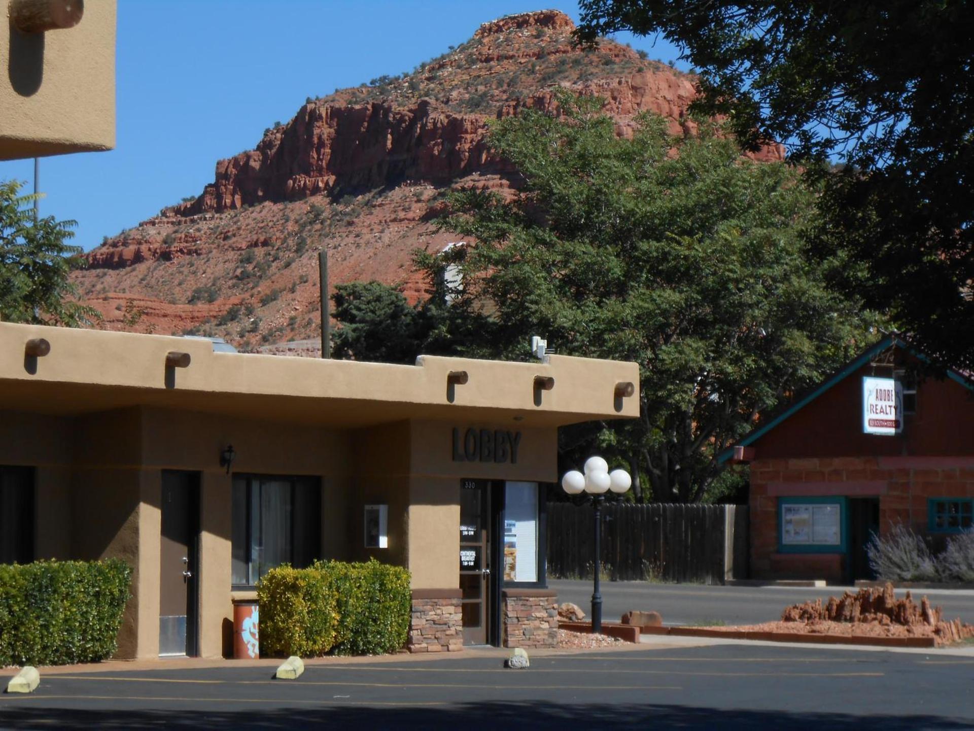 Redrock Country Inn photo 2