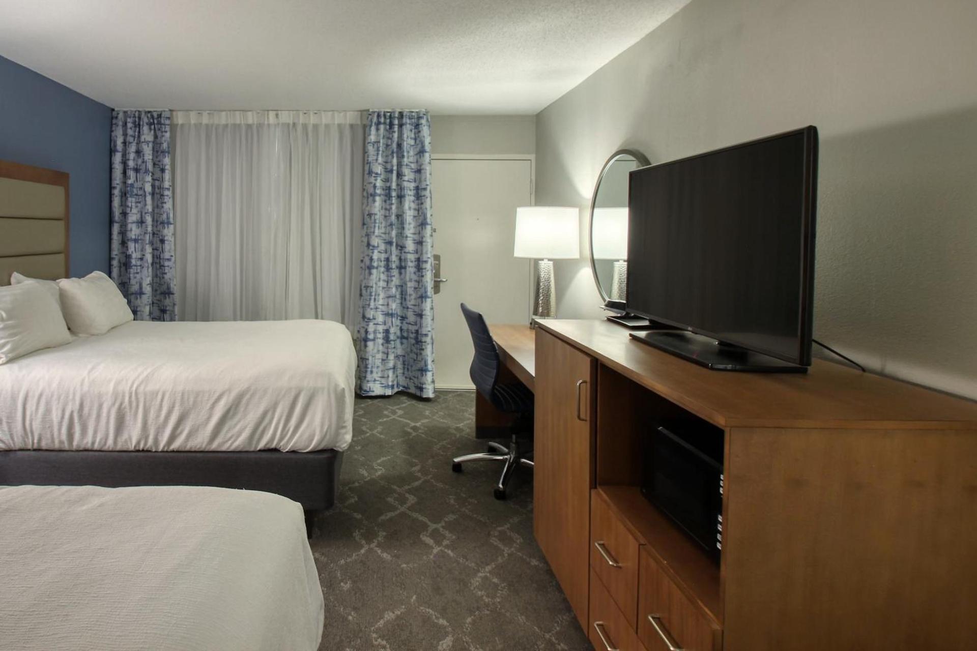 Radisson Hotel and Conference Center Fond du Lac photo 59