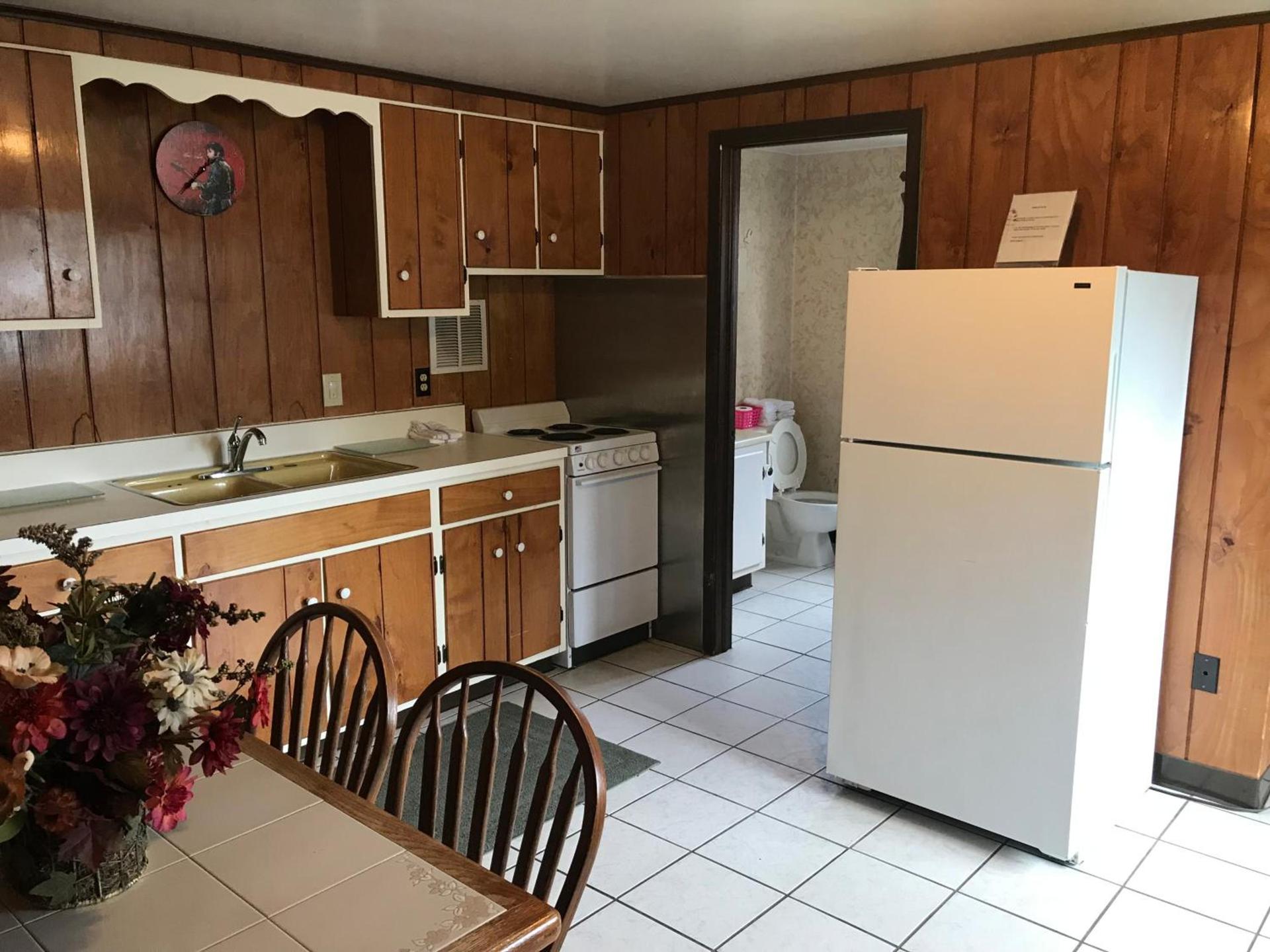 Simmons Motel and Suites photo 39