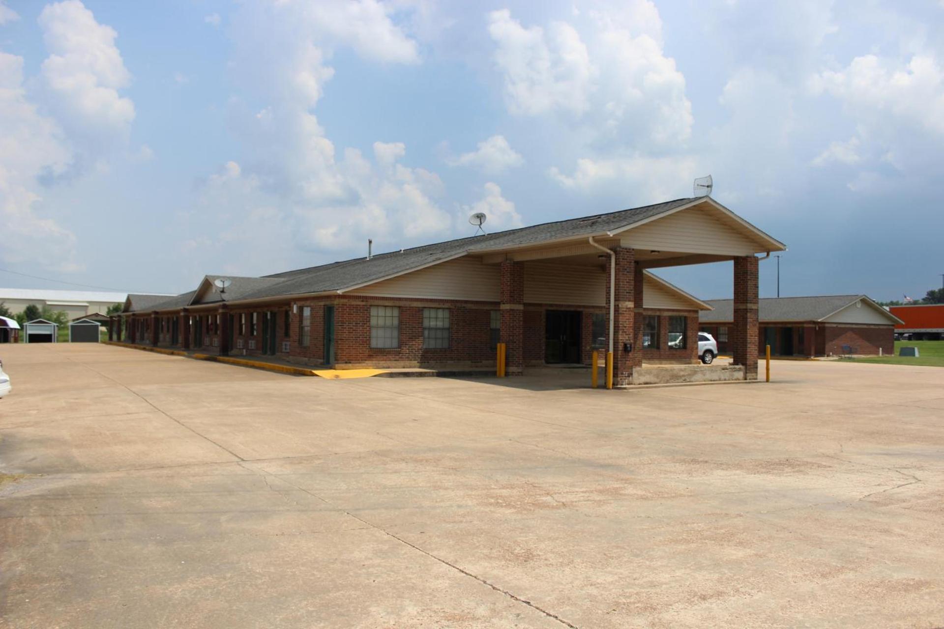 Nationwide 9 Inn photo 2