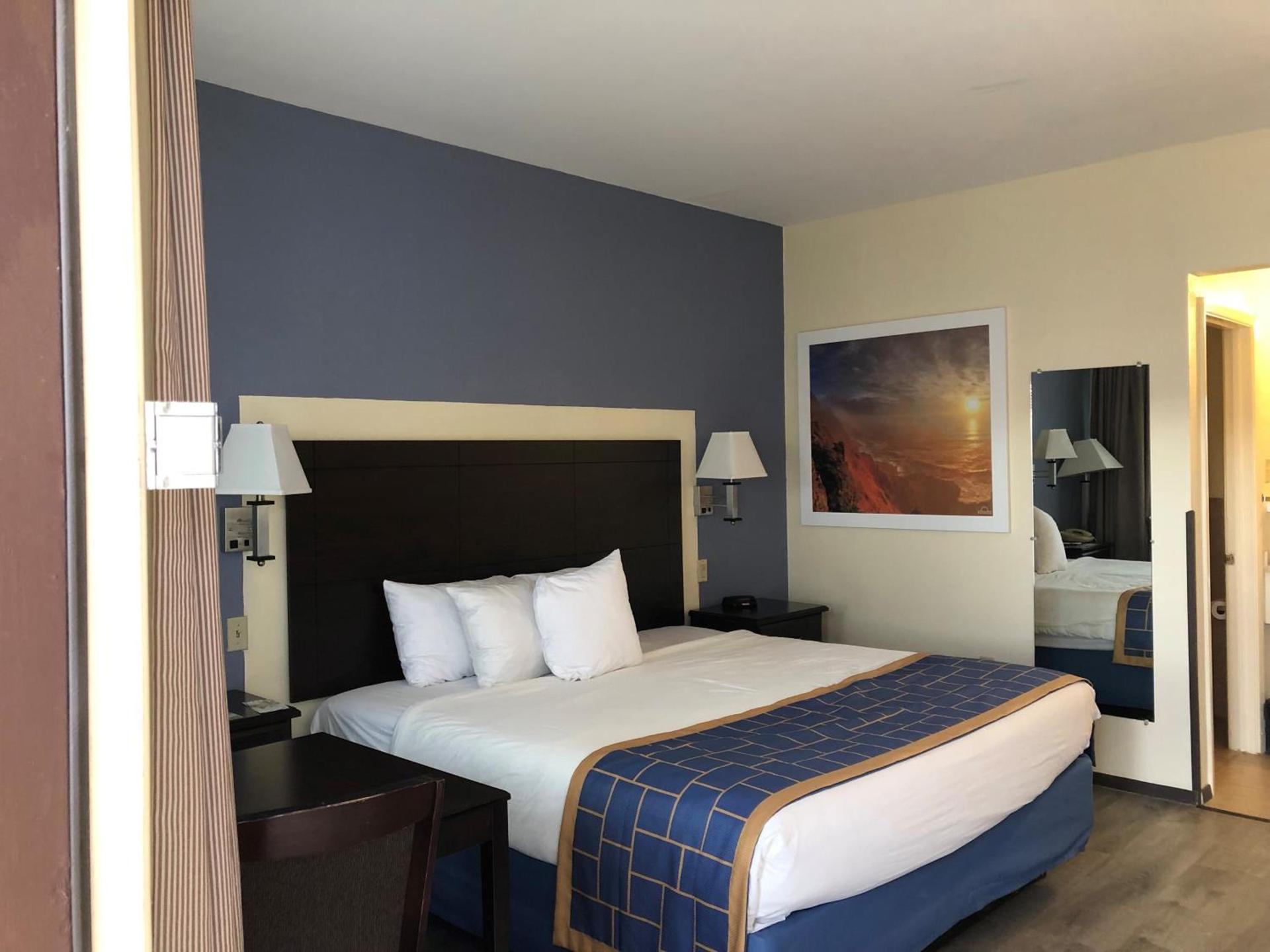 Days Inn by Wyndham Grants photo 13