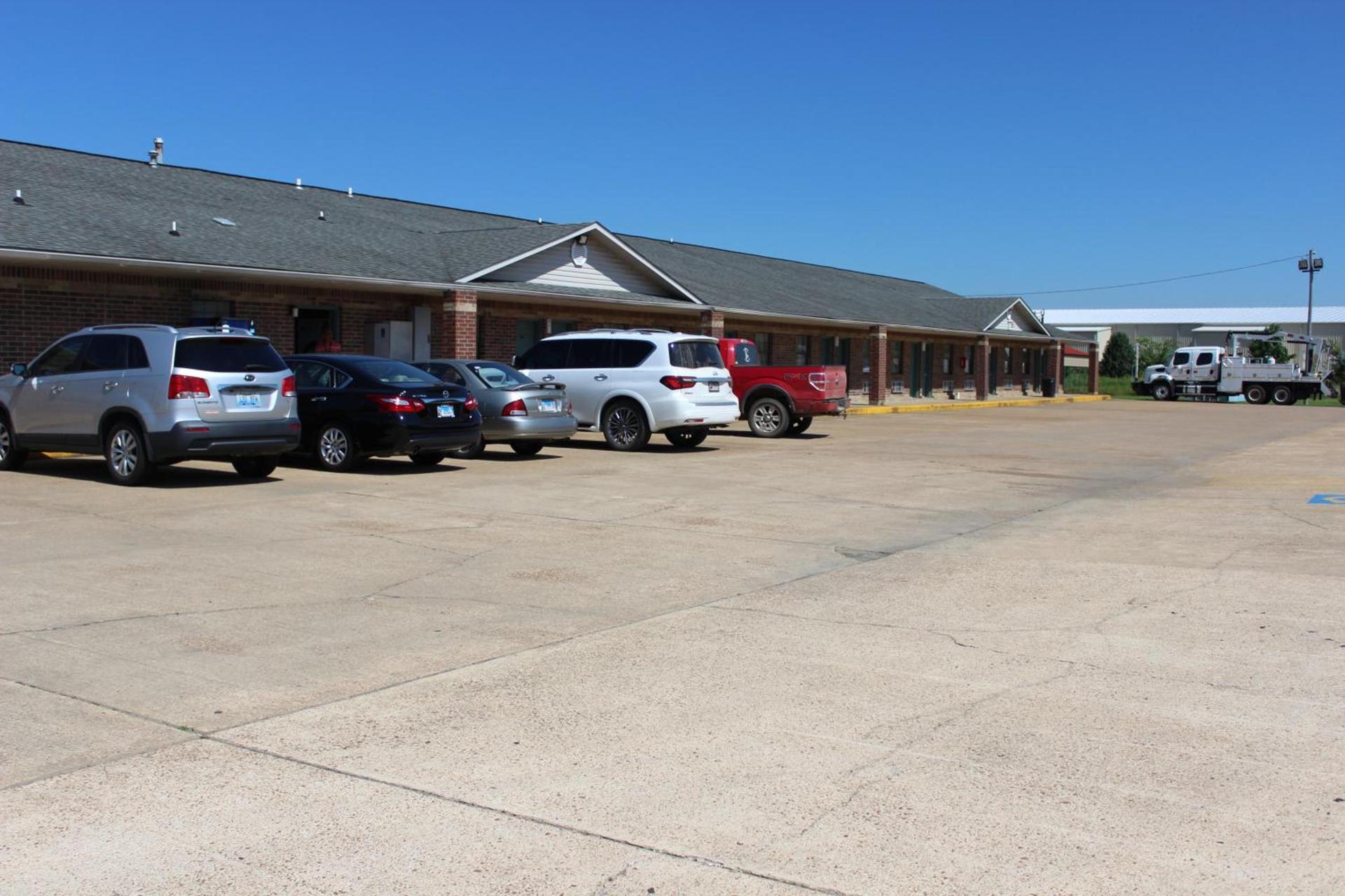 Nationwide 9 Inn photo 25
