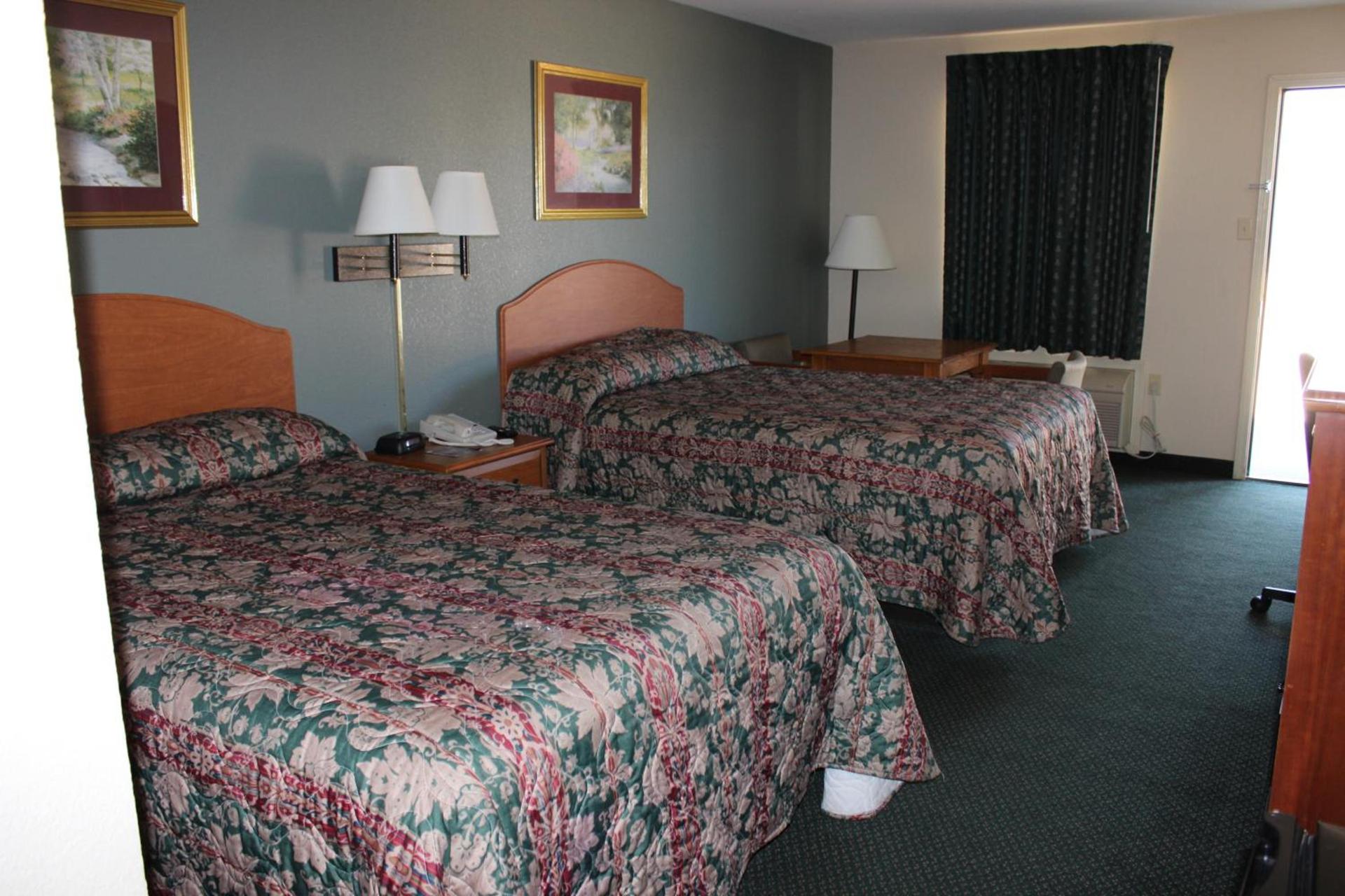 Nationwide 9 Inn photo 19