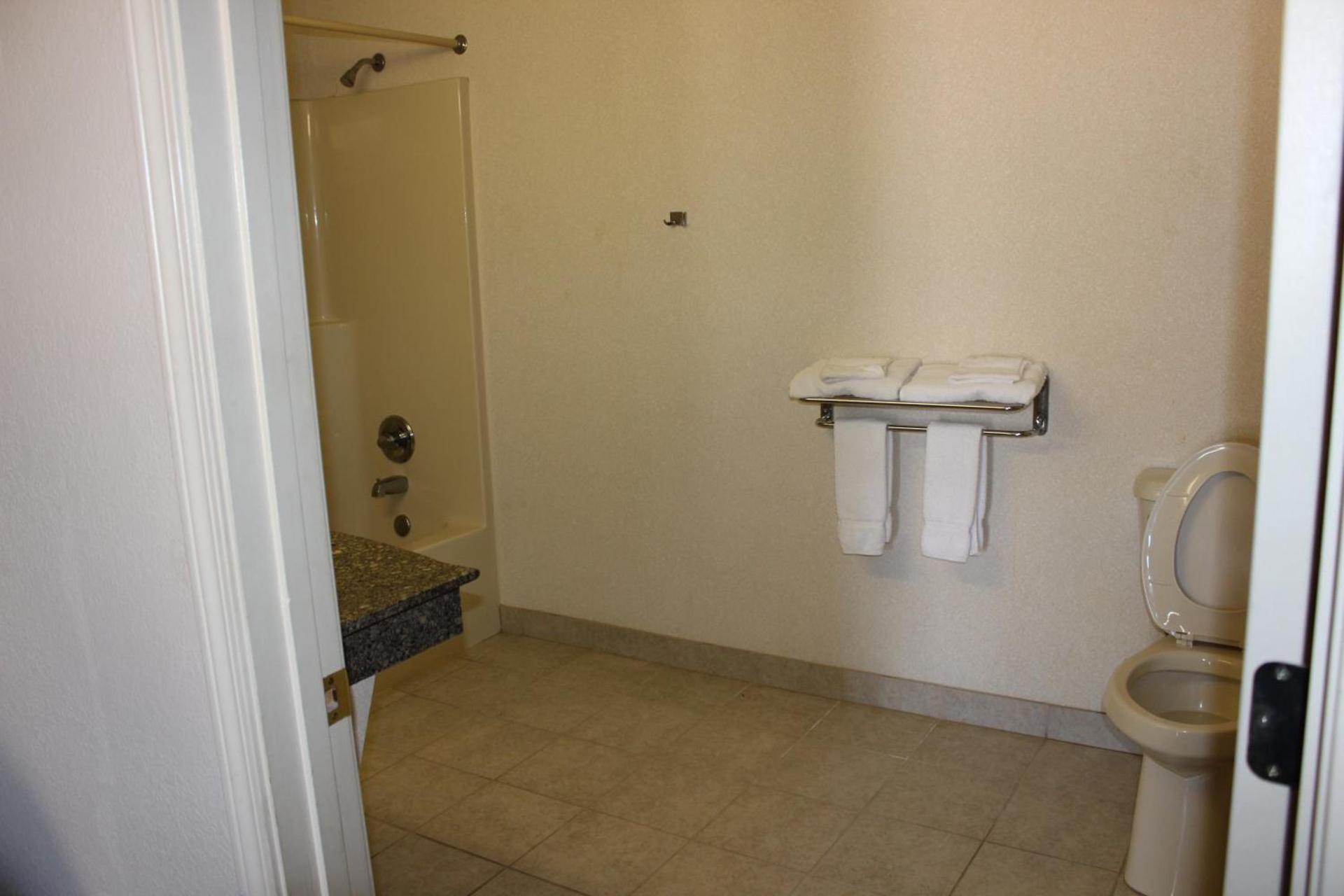 Nationwide 9 Inn photo 18