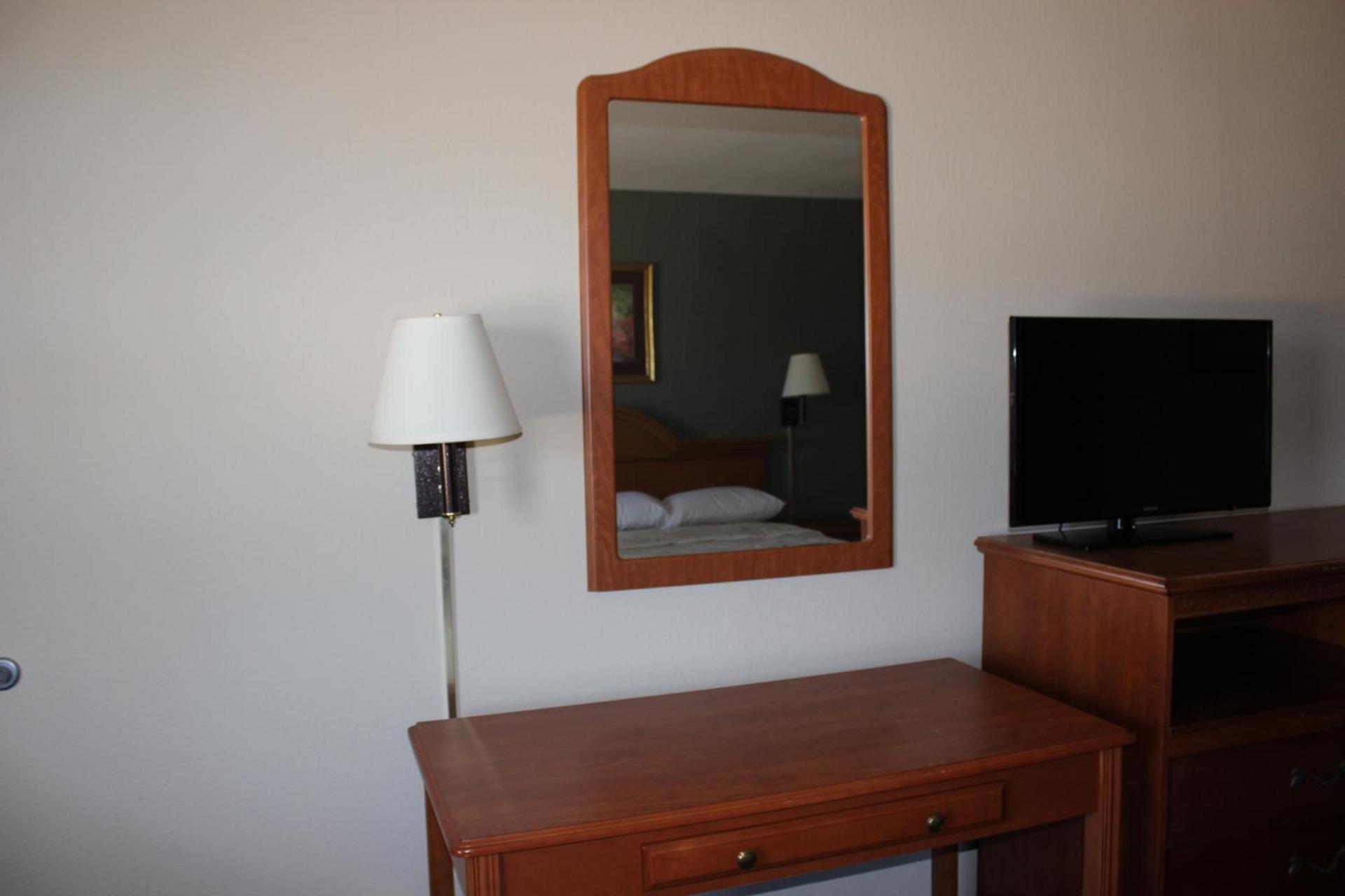 Nationwide 9 Inn photo 22