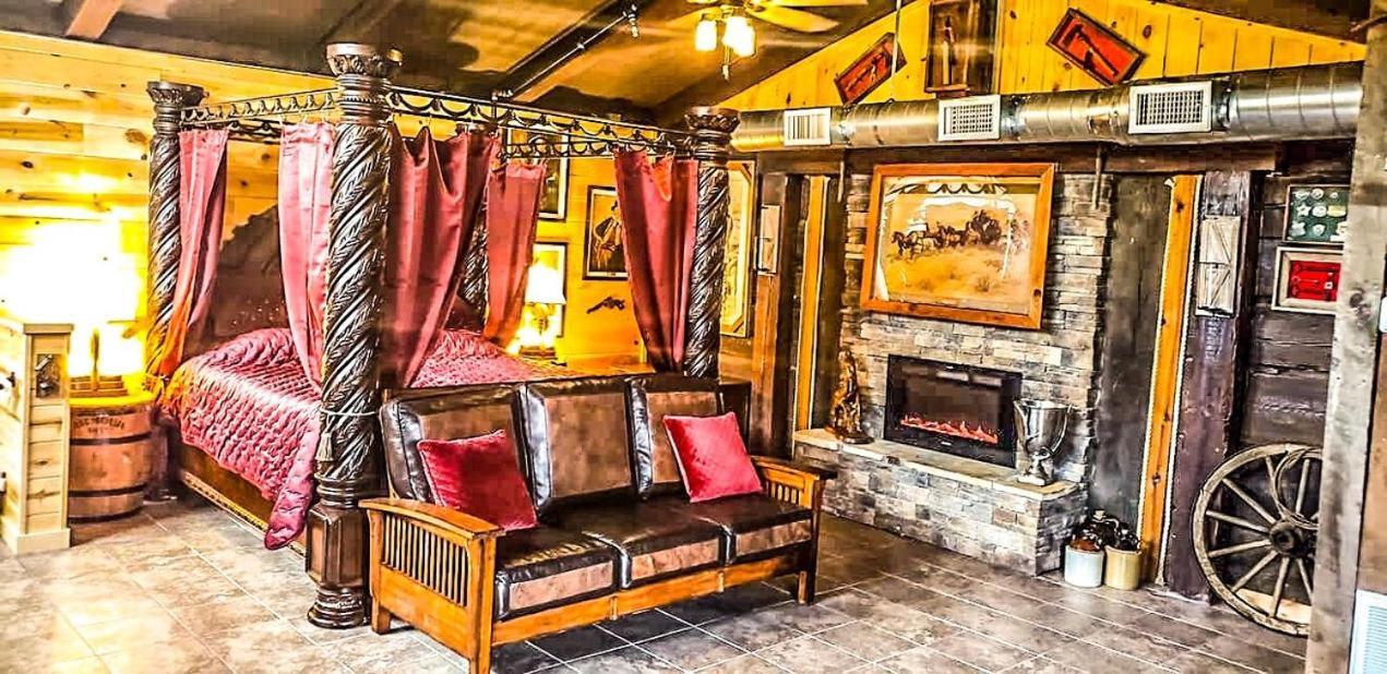 Samantha's Timber Inn photo 39