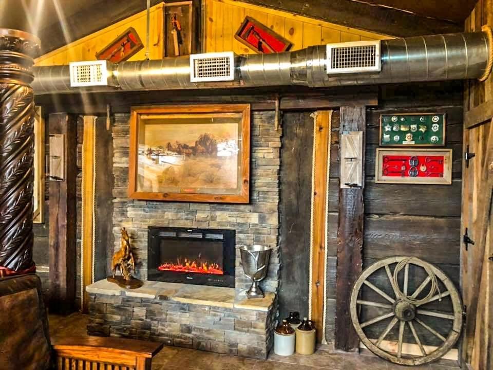 Samantha's Timber Inn photo 58