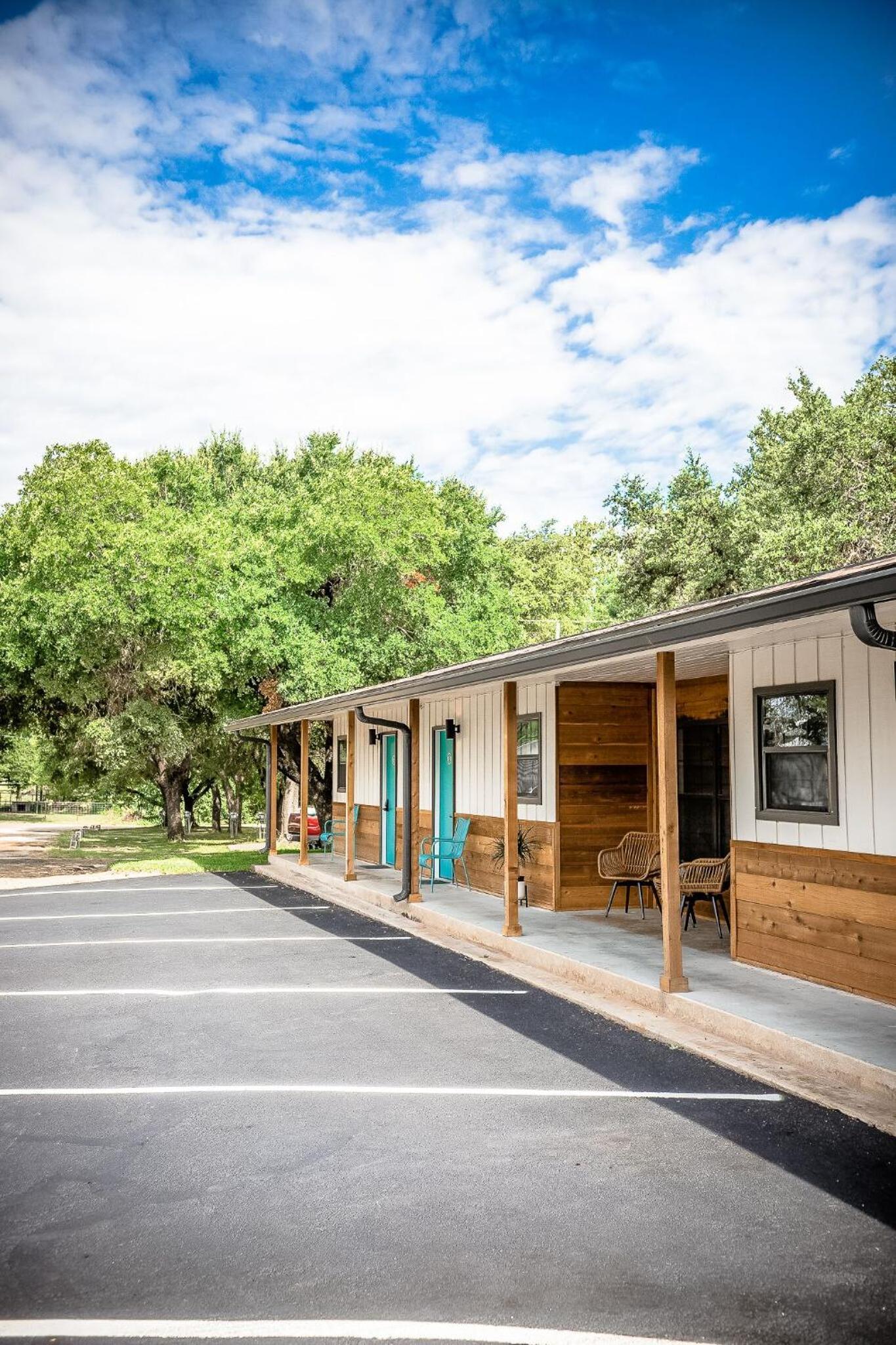 Stonewall Motor Lodge photo 20
