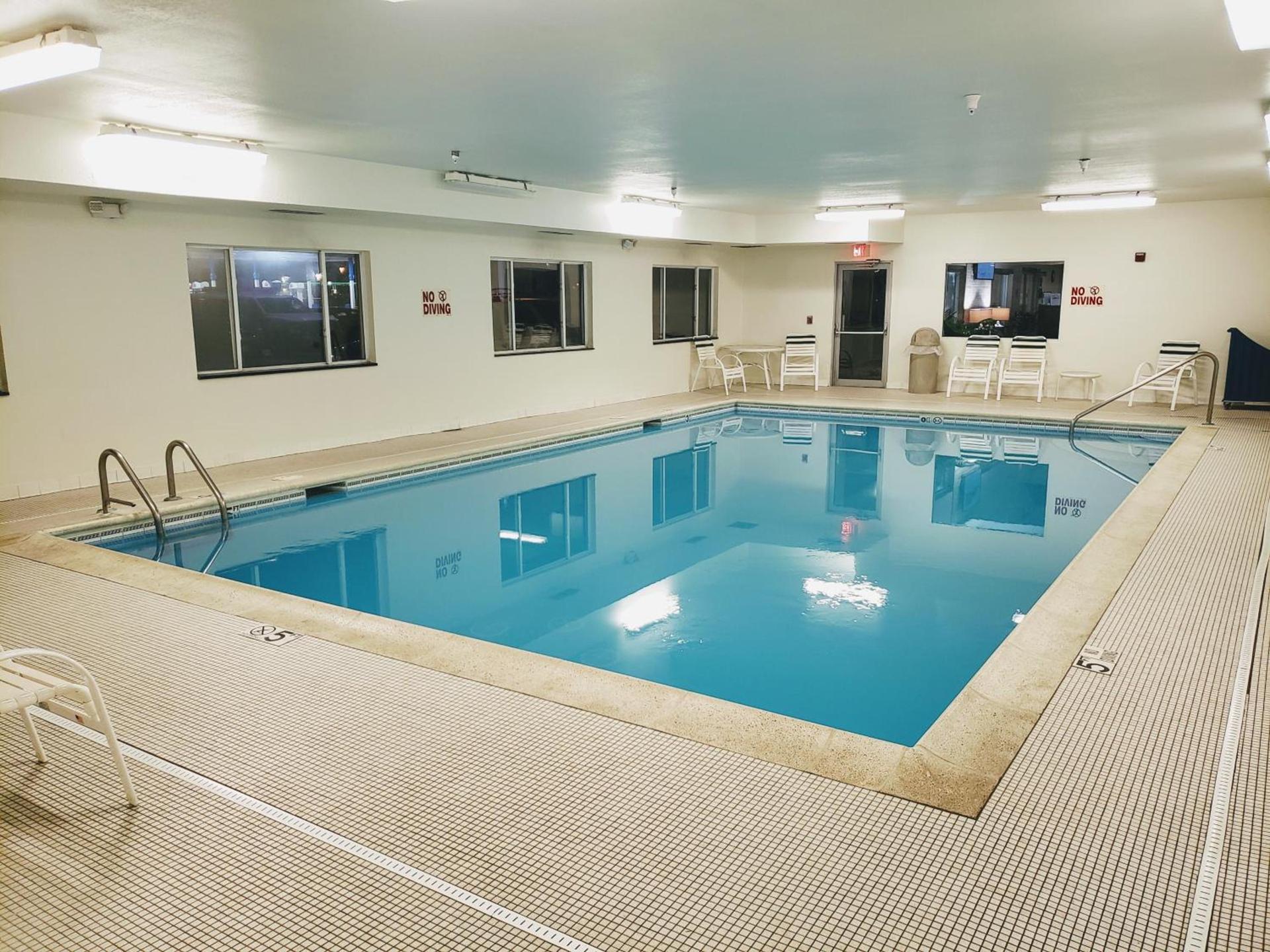 Days Inn & Suites by Wyndham Morris I-80 photo 53
