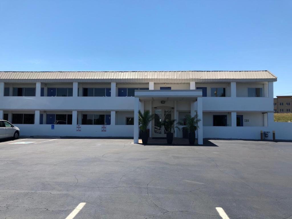 Motel 75 Monroe photo 1