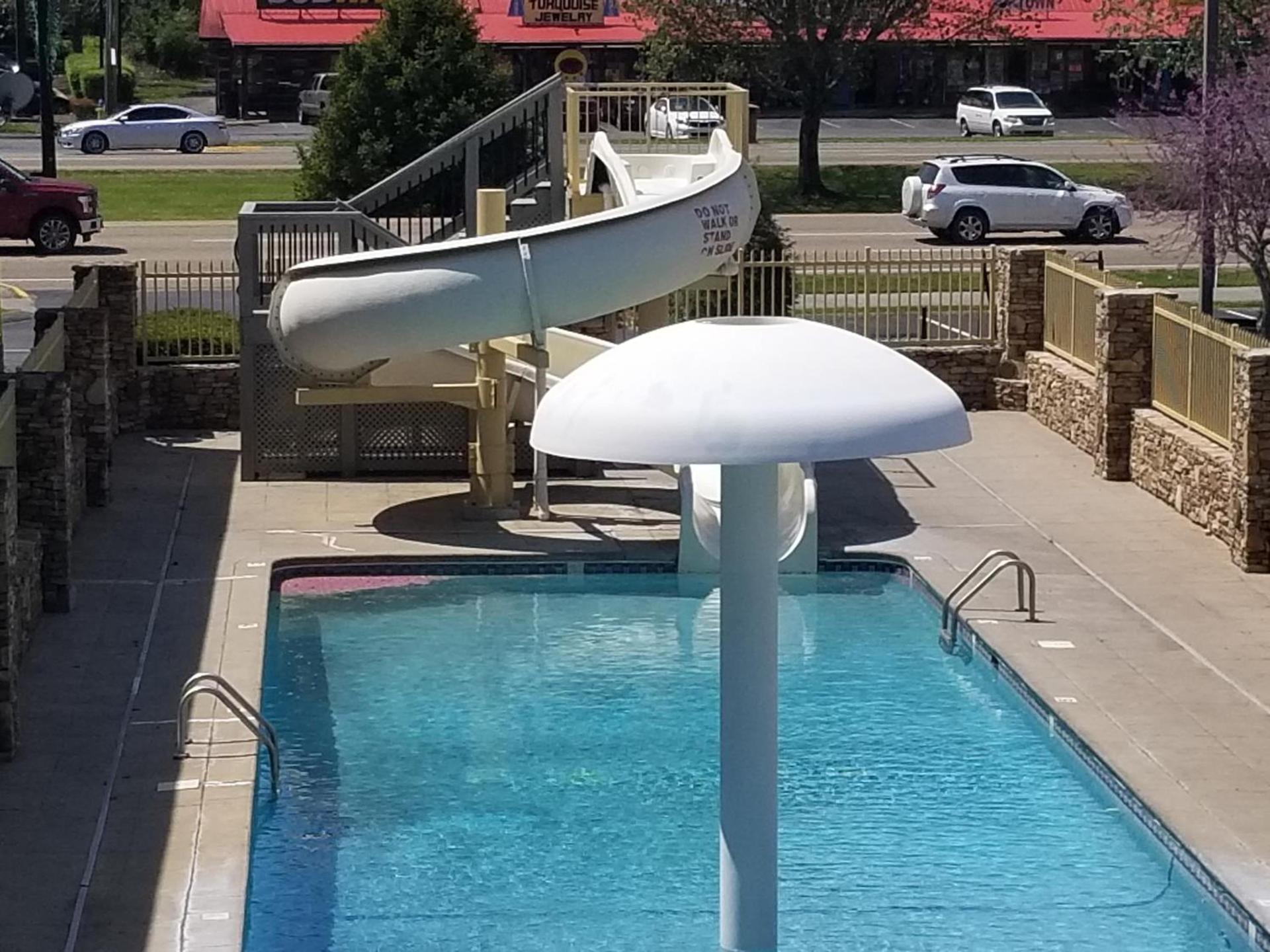 Colonial House Motel photo 50