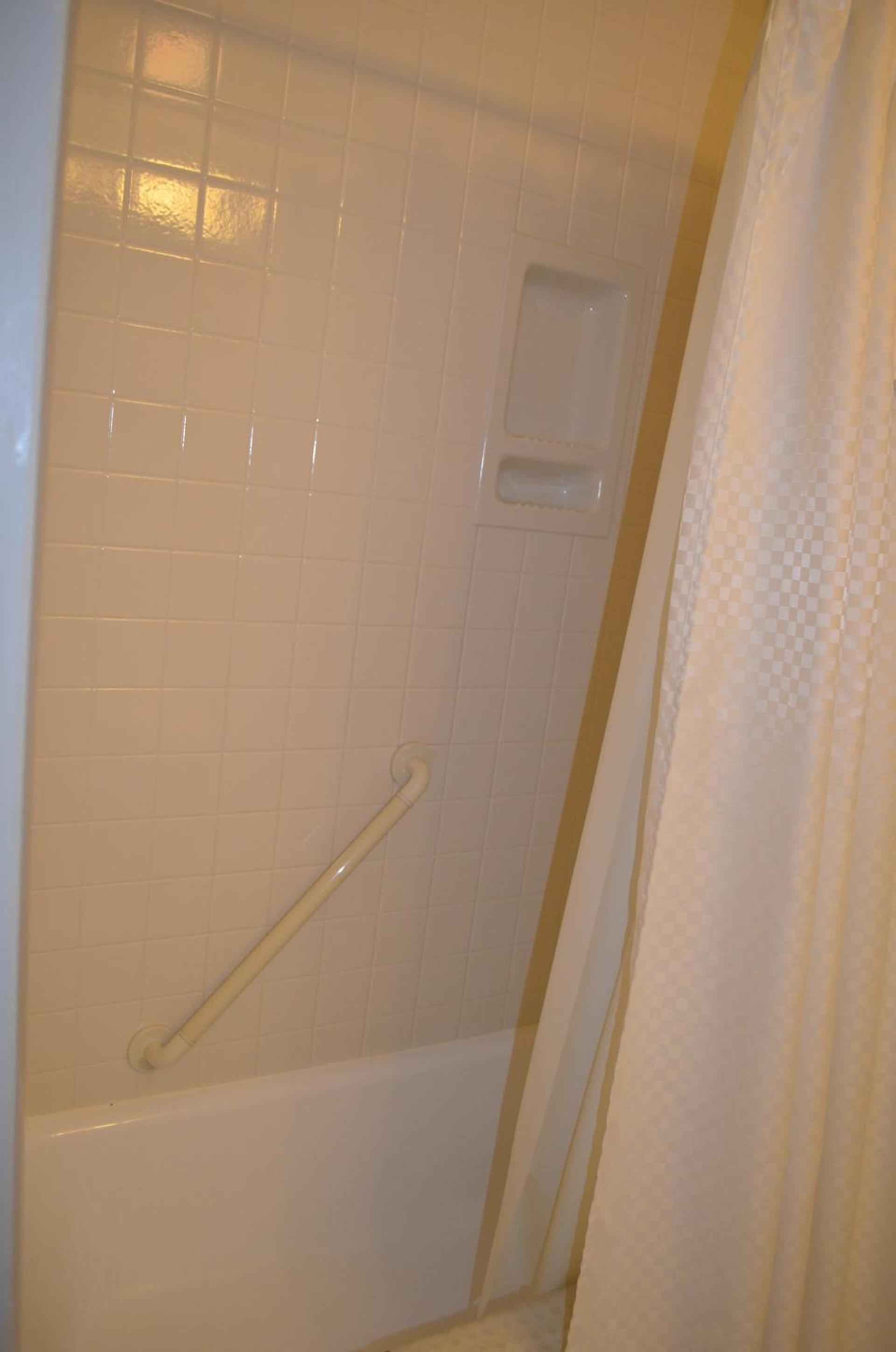 Maple Terrace Motel photo 67