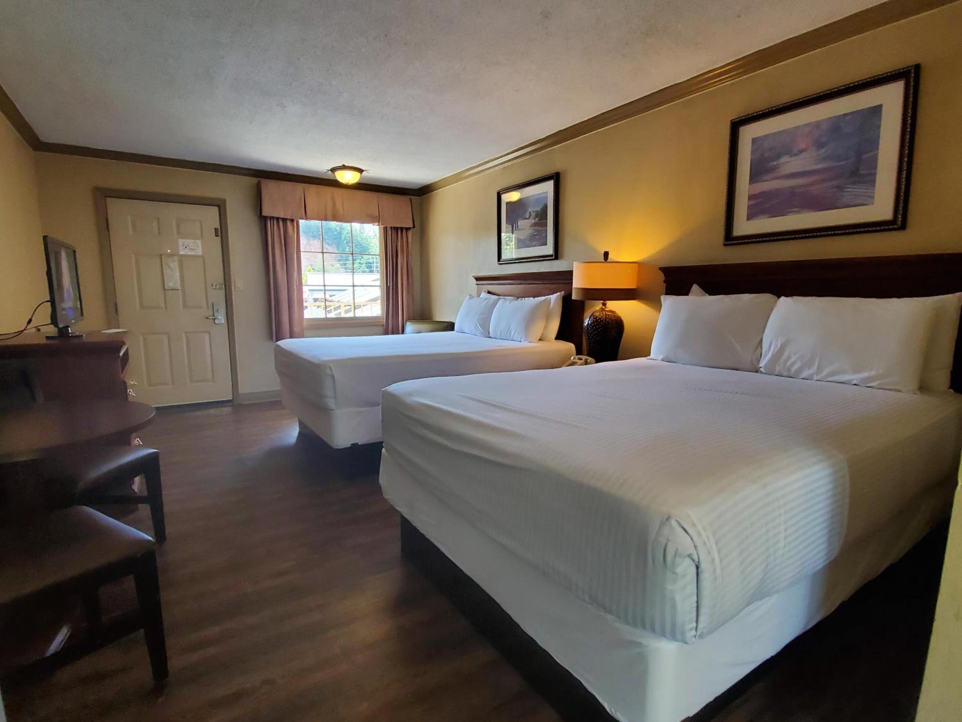Colonial House Motel photo 15