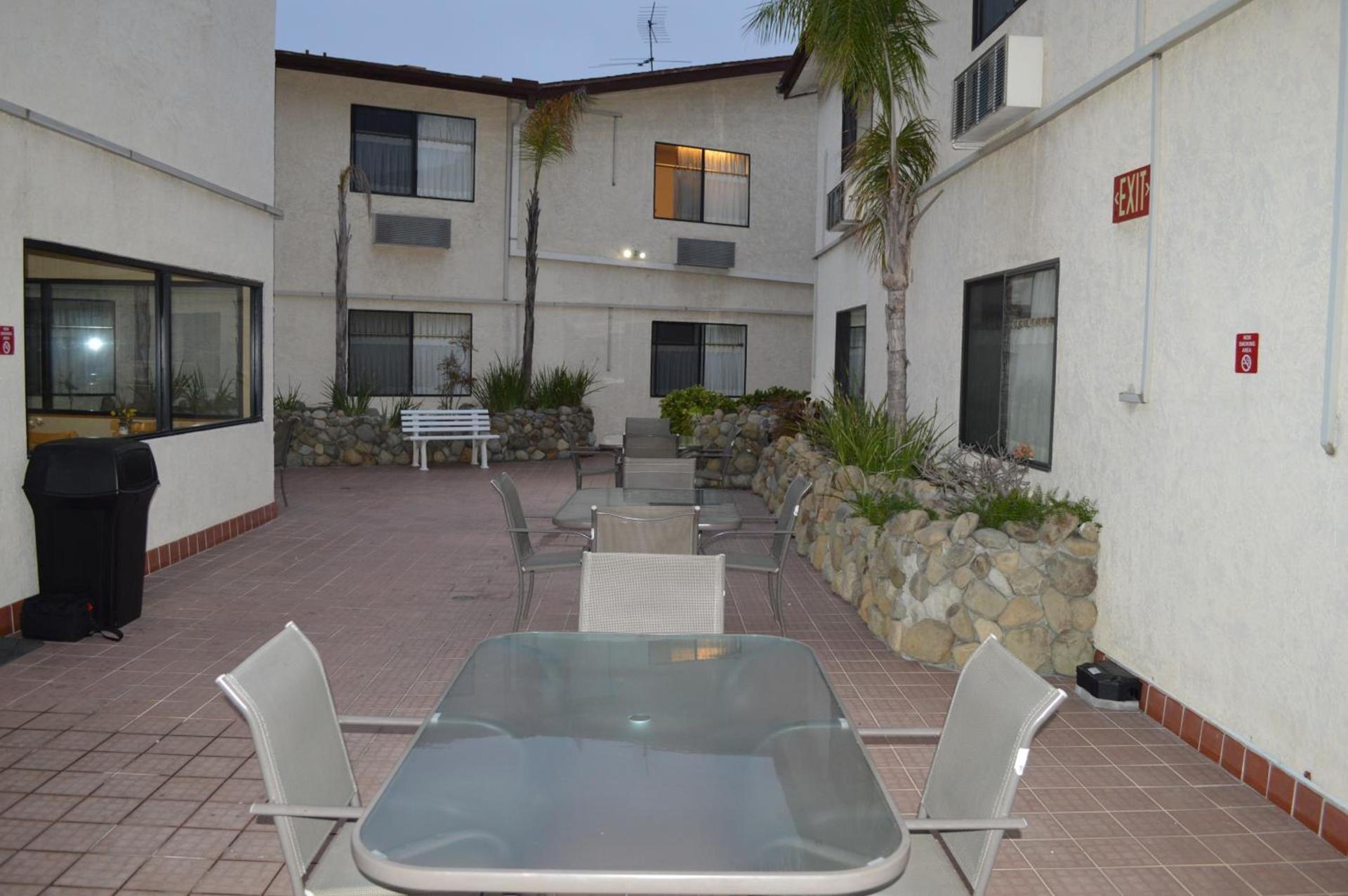 Jolly Roger Hotel photo 4