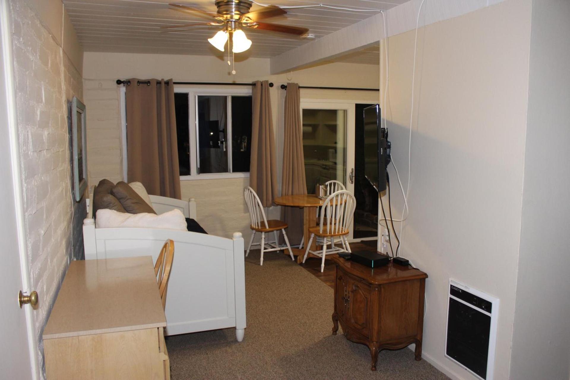 Little European Lodge photo 35