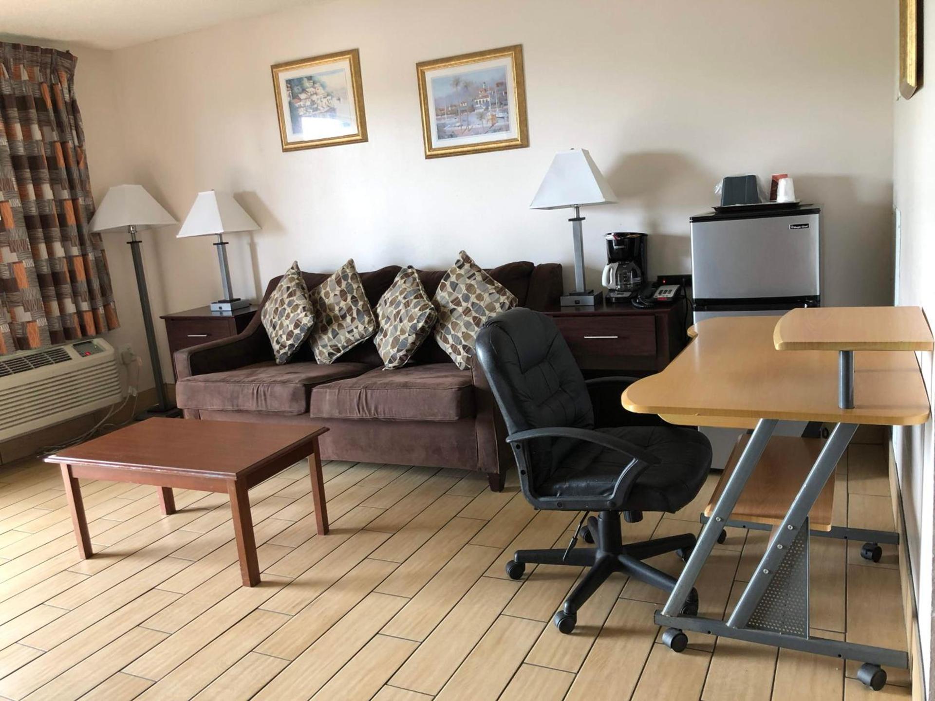 Sun Coast Inn photo 26