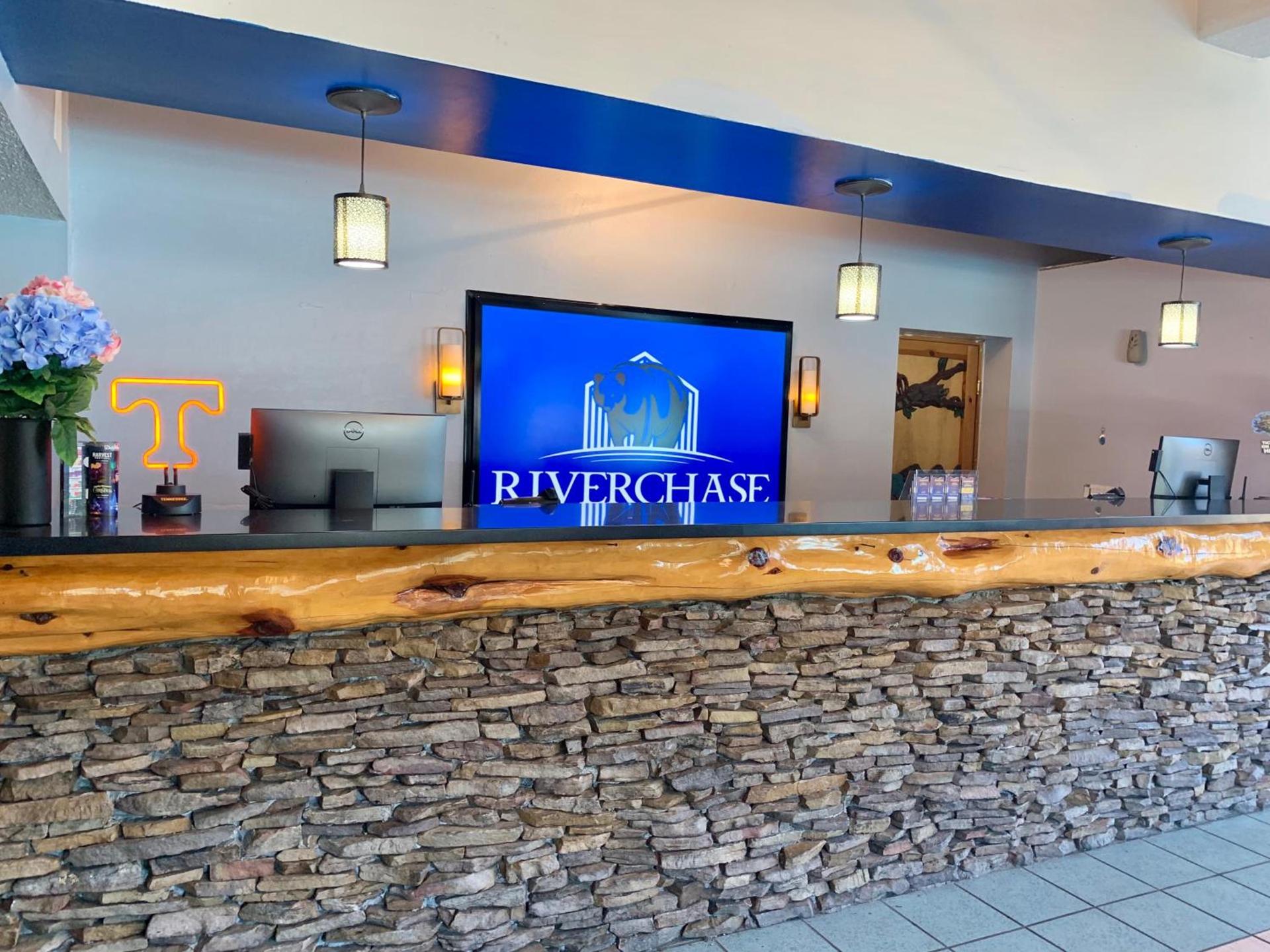 Riverchase Lodge photo 4