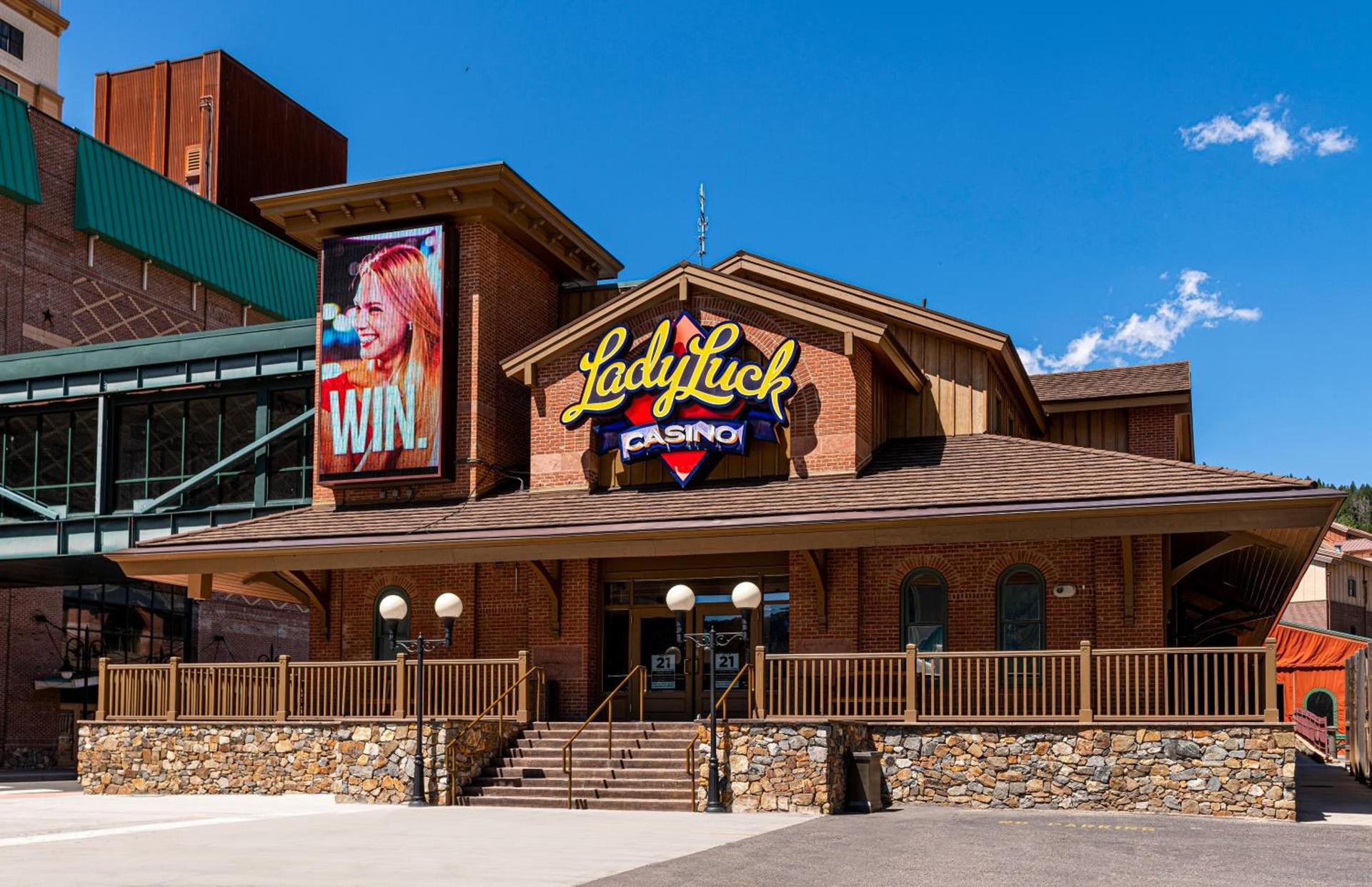 Lady Luck Casino Black Hawk - A Caesars Rewards Destination photo 10