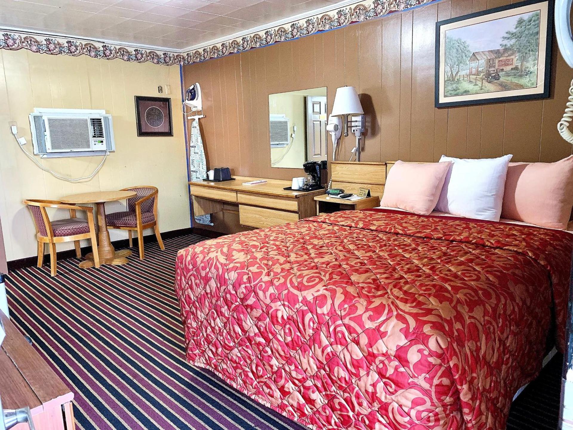 Relax Inn Vinita photo 9