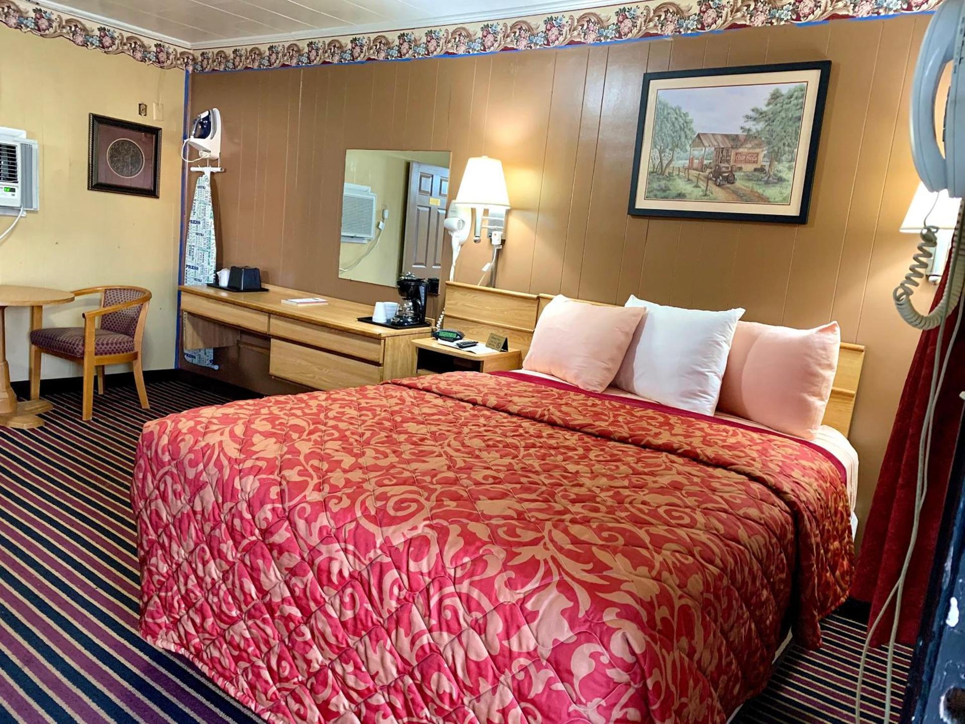 Relax Inn Vinita photo 10