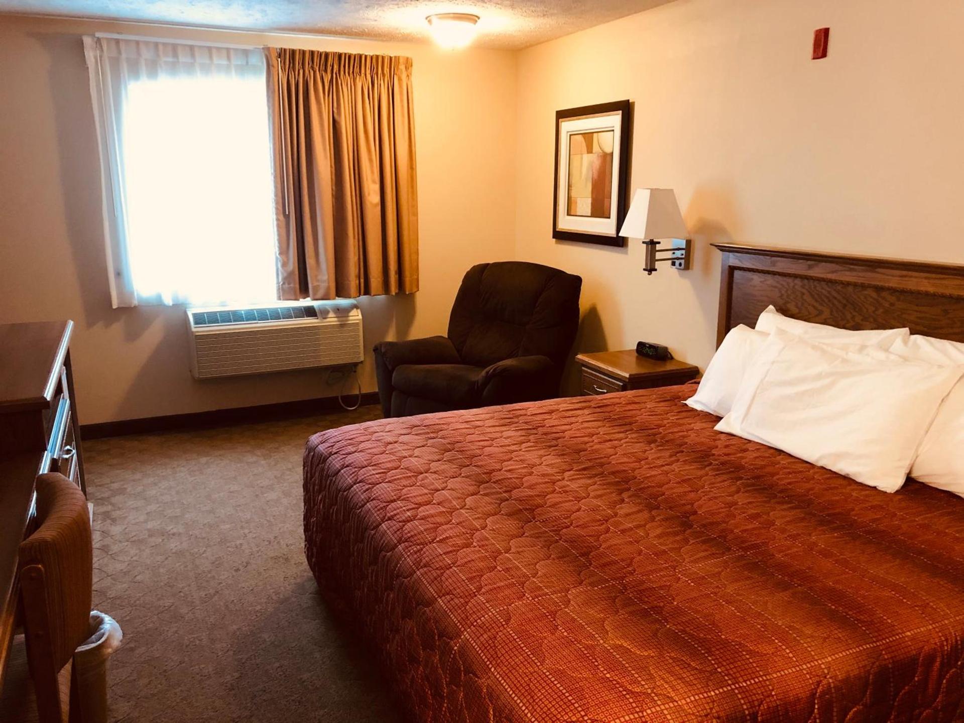 Shenandoah Inn & Suites photo 24