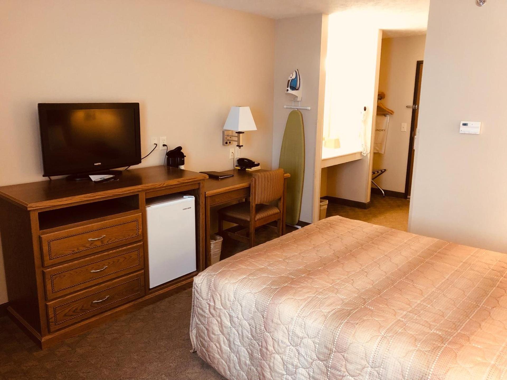 Shenandoah Inn & Suites photo 22