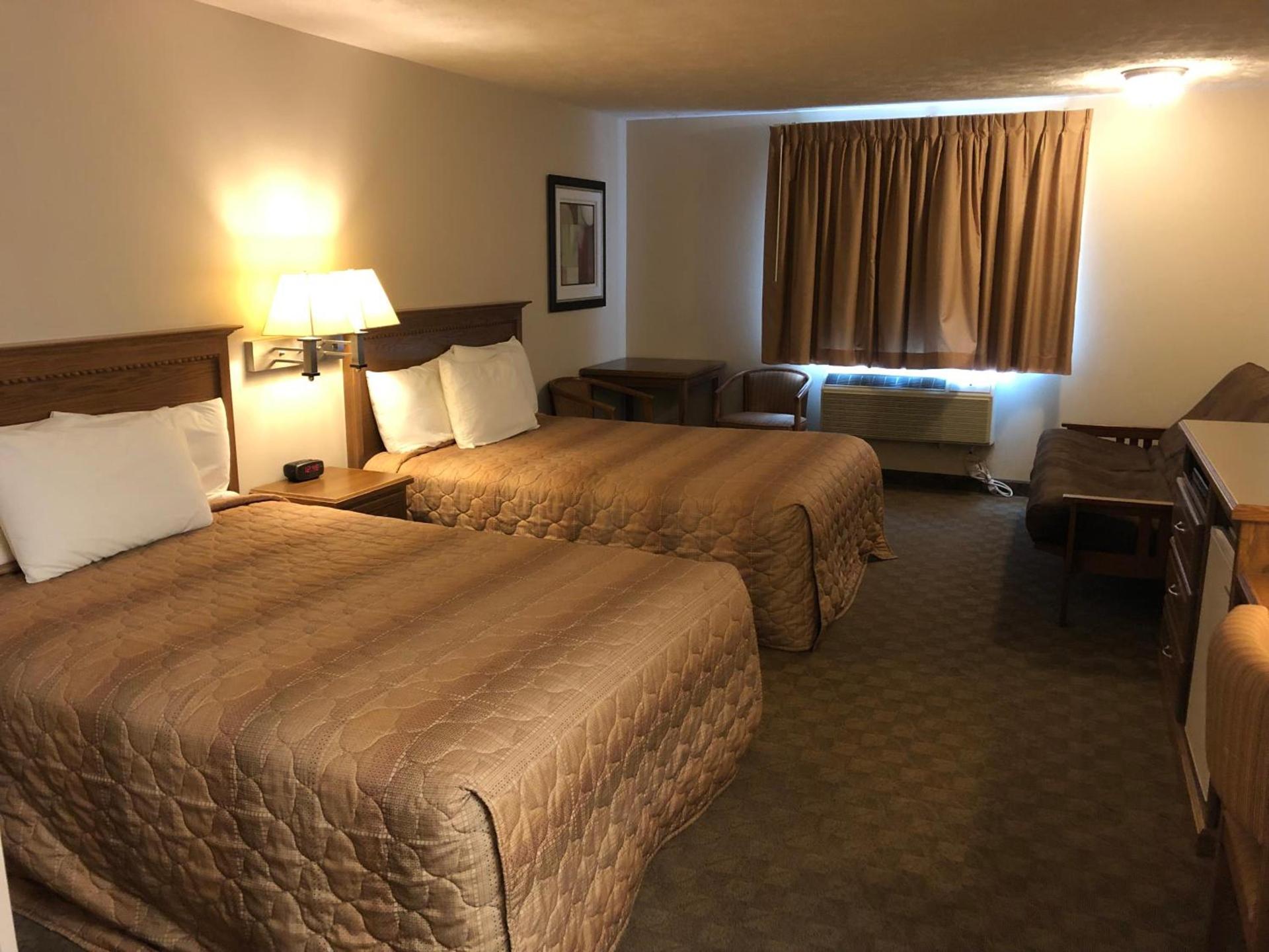 Shenandoah Inn & Suites photo 12