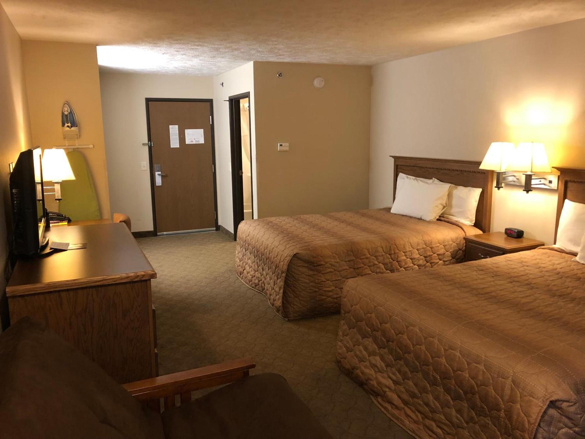 Shenandoah Inn & Suites photo 13