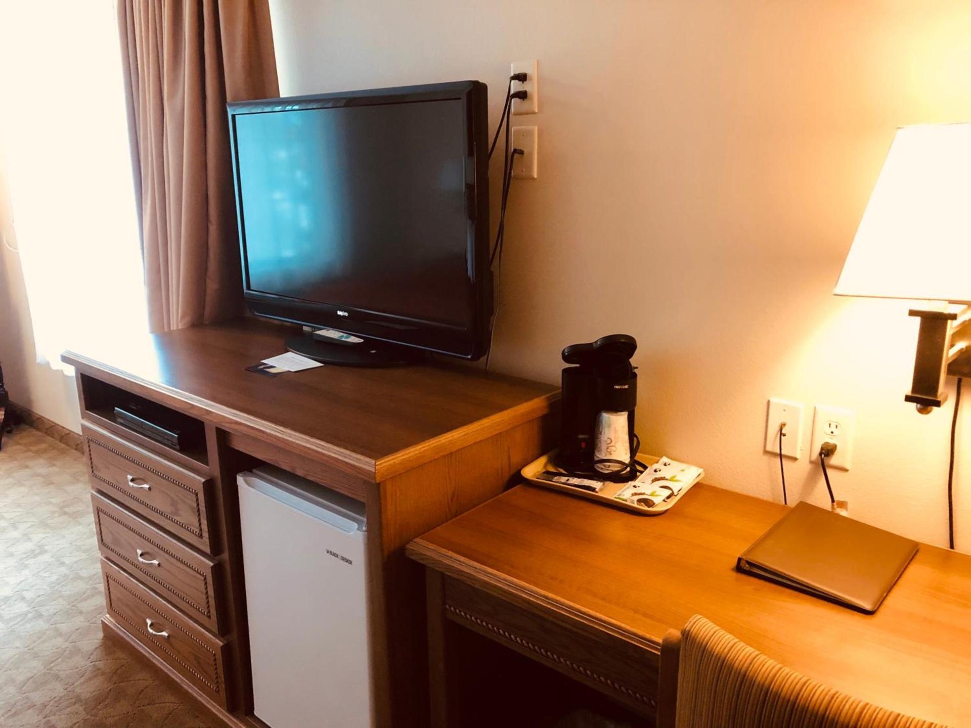 Shenandoah Inn & Suites photo 4