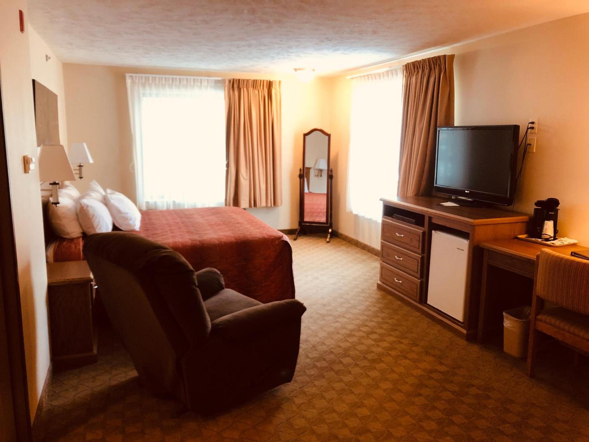 Shenandoah Inn & Suites photo 8