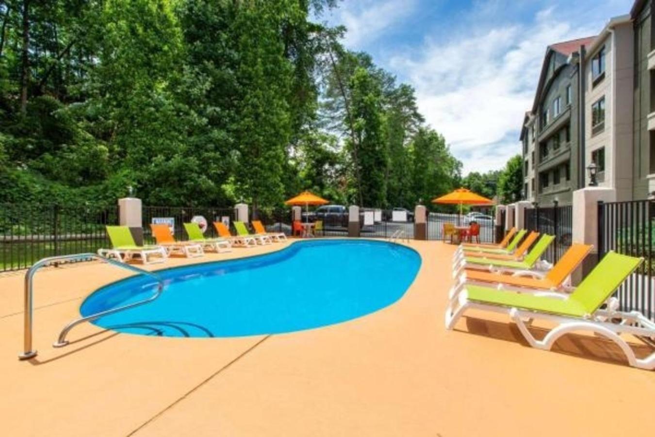 Super 8 by Wyndham Pigeon Forge-Emert St photo 21